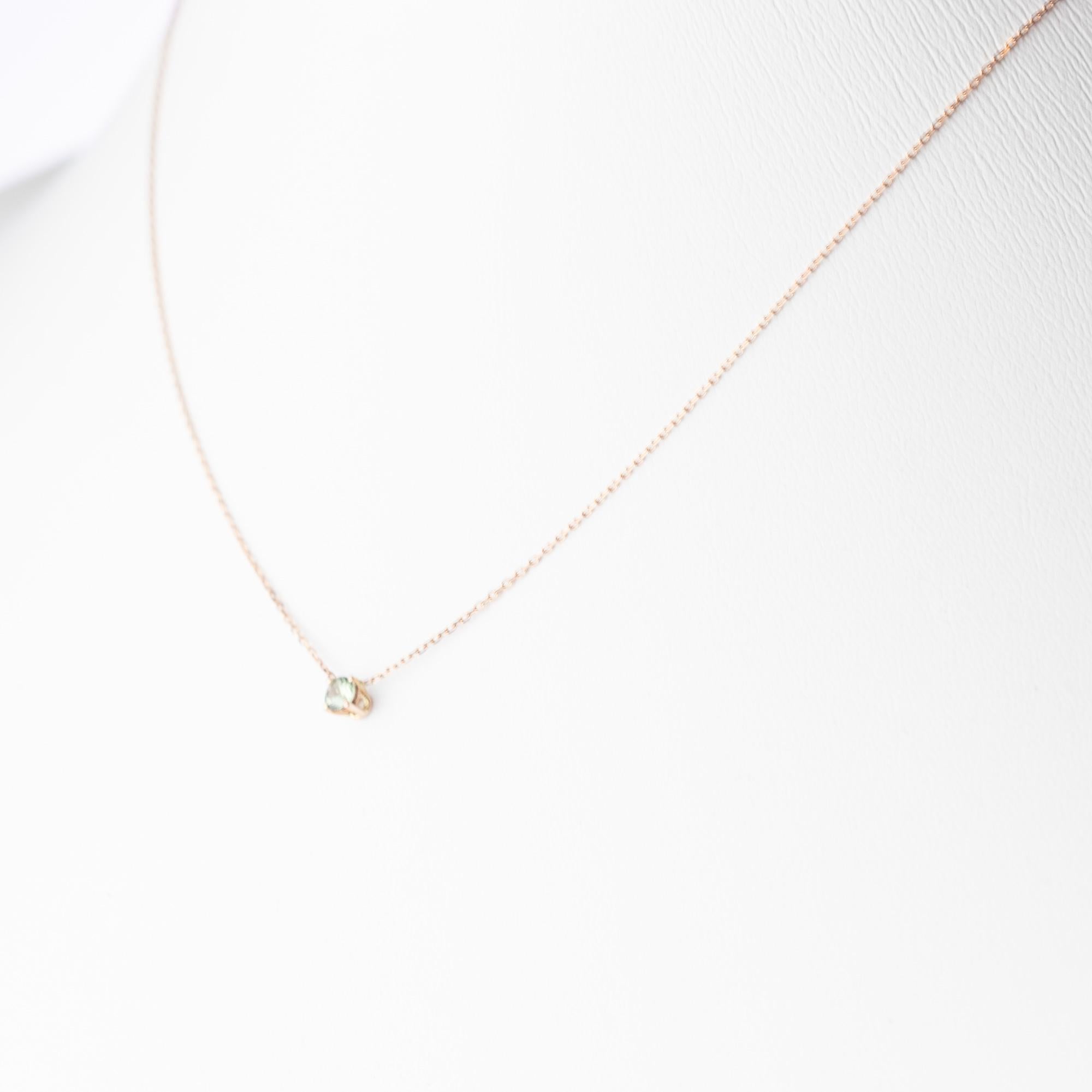 Intini Jewels Collana moderna da cocktail con catena in oro rosa 18 carati e zaffiro verde in vendita 2