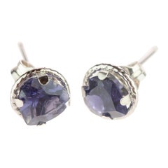 Intini Jewels Orecchini a perno in oro bianco 18 carati fatti a mano con forma di cuore di iolite