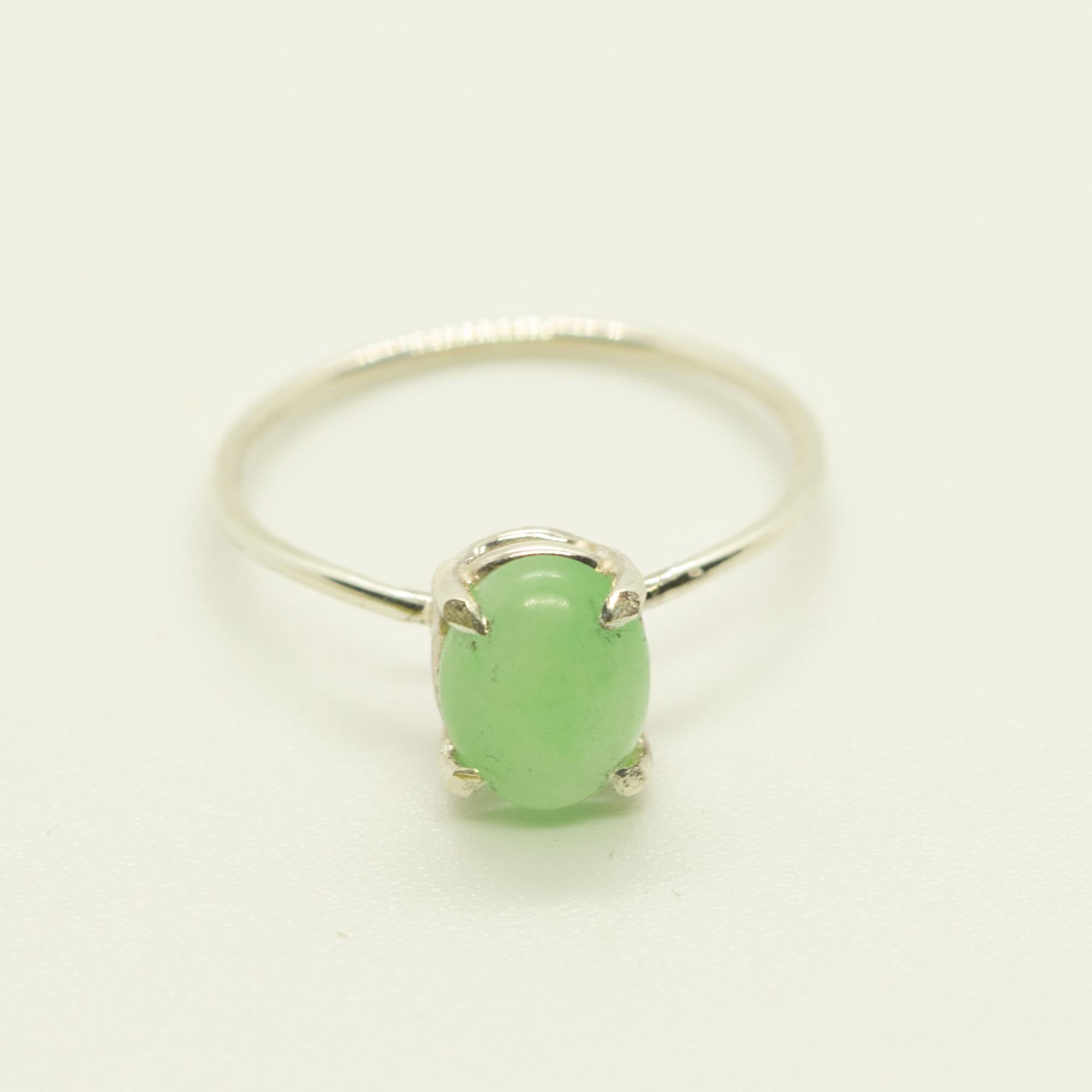 Intini Jewels Jadeíta Jade Plata de Ley Precioso Anillo Ovalado Solitario de Cóctel Corte oval en venta