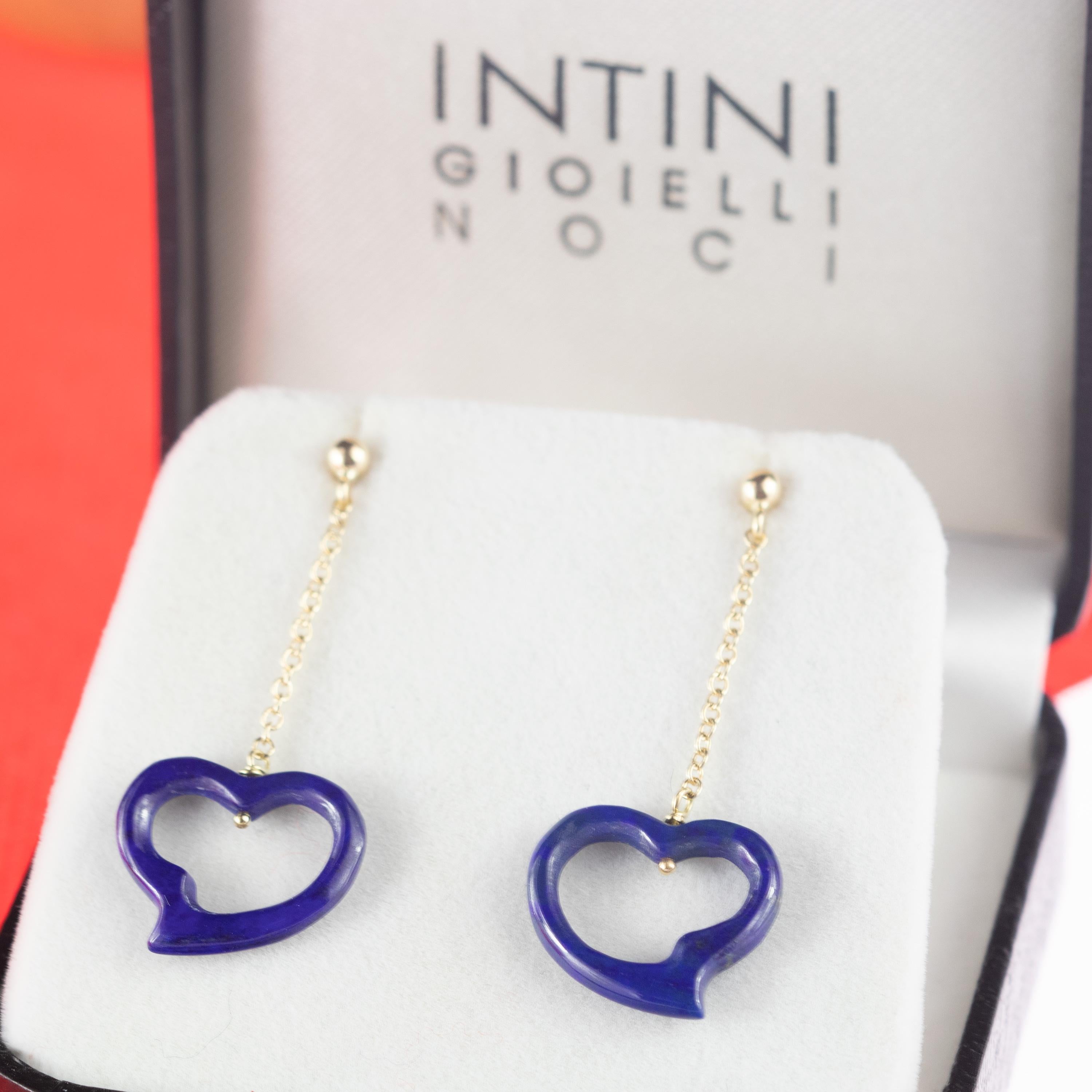 Intini Jewels Boucles d'oreilles pendantes en forme de cœur en or jaune et lapis-lazuli, jour de Saint-Valentin en vente 5