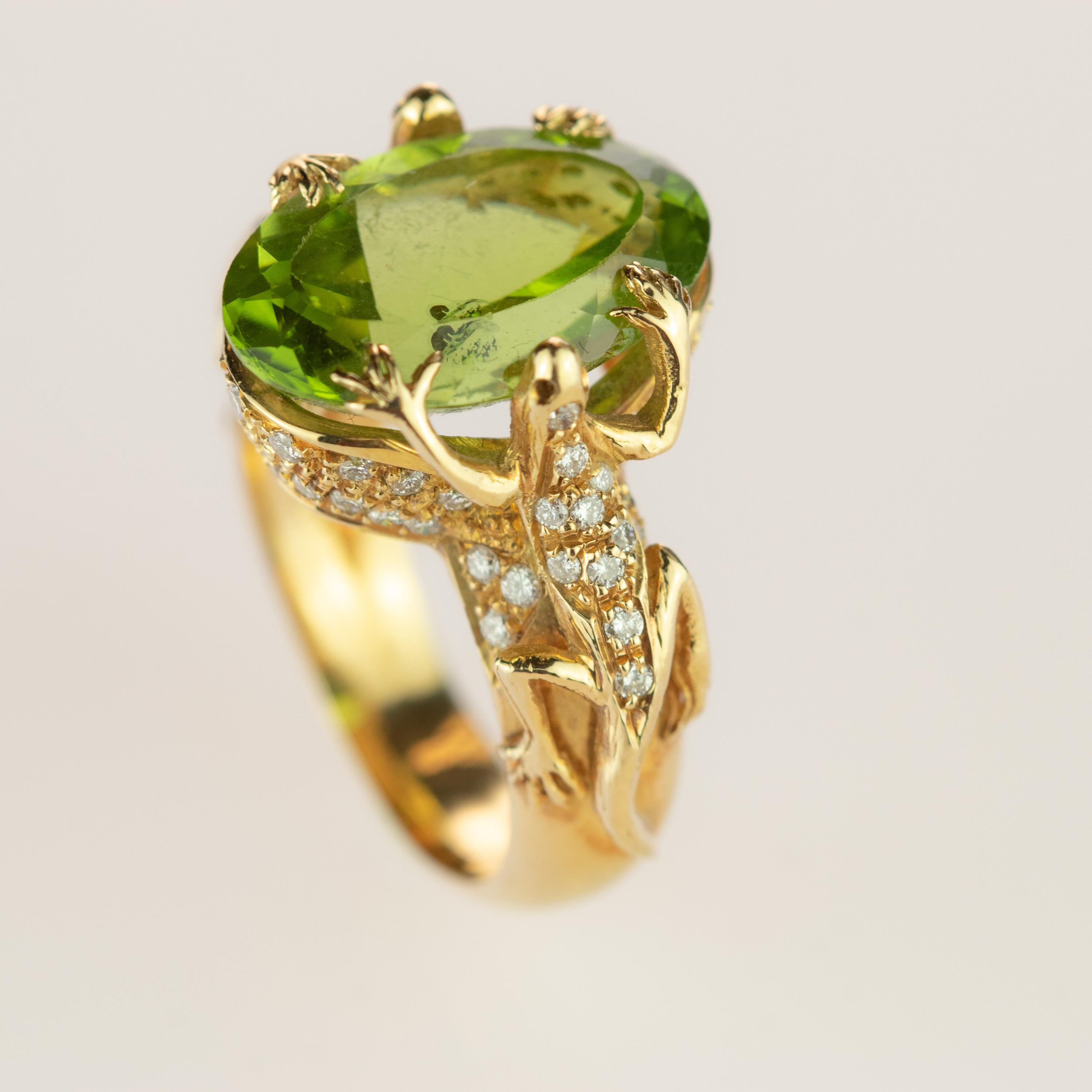 Round Cut Intini Jewels Lizard Salamander Peridot Diamond 18 Karat Gold Vintage Ring For Sale