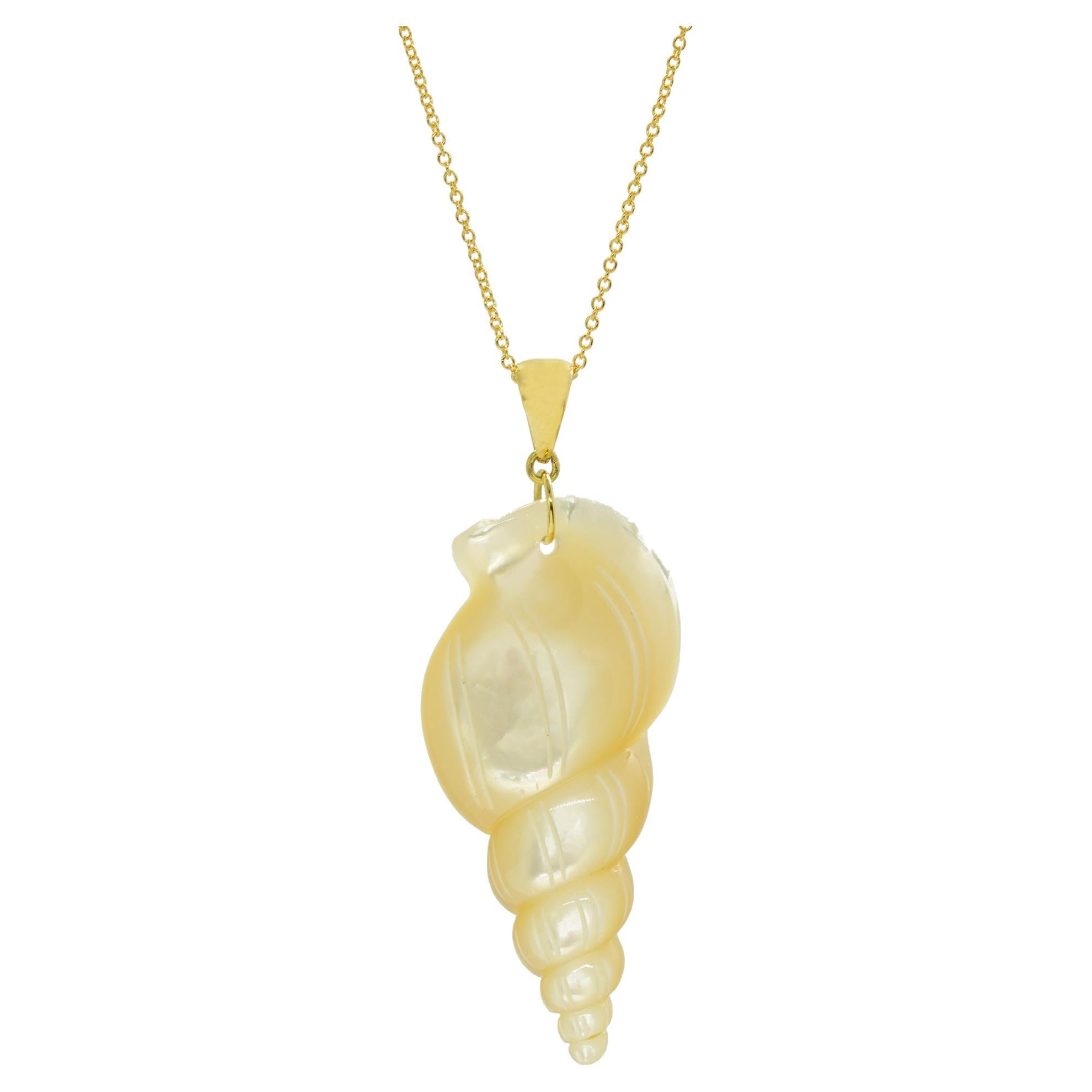 Intini Jewels Mother of Pearl 18K Yellow Gold Shell Pendant Summer Necklace For Sale