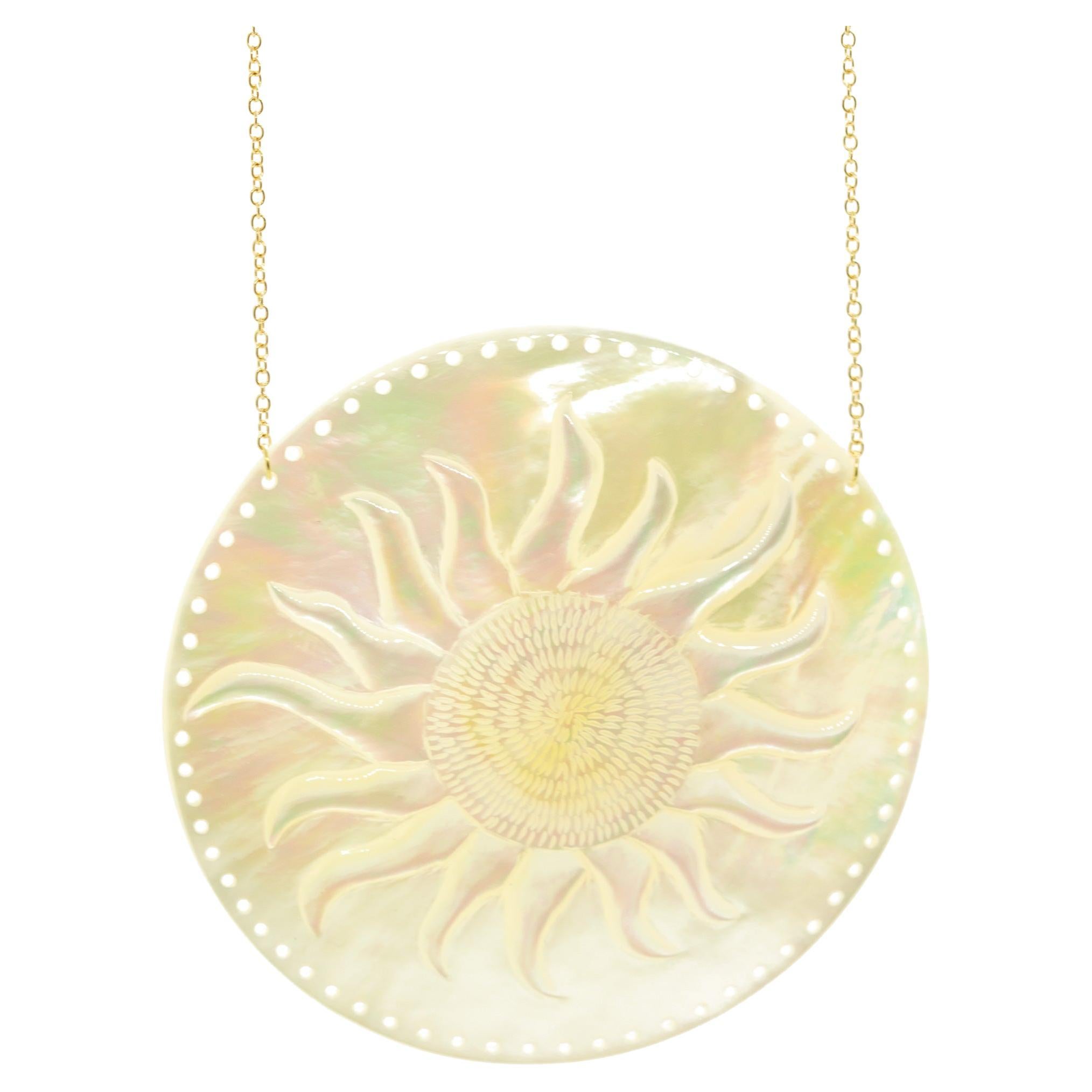 Intini Jewels Mother of Pearl 18K Yellow Gold Sun Pendant Summer Chic Necklace For Sale