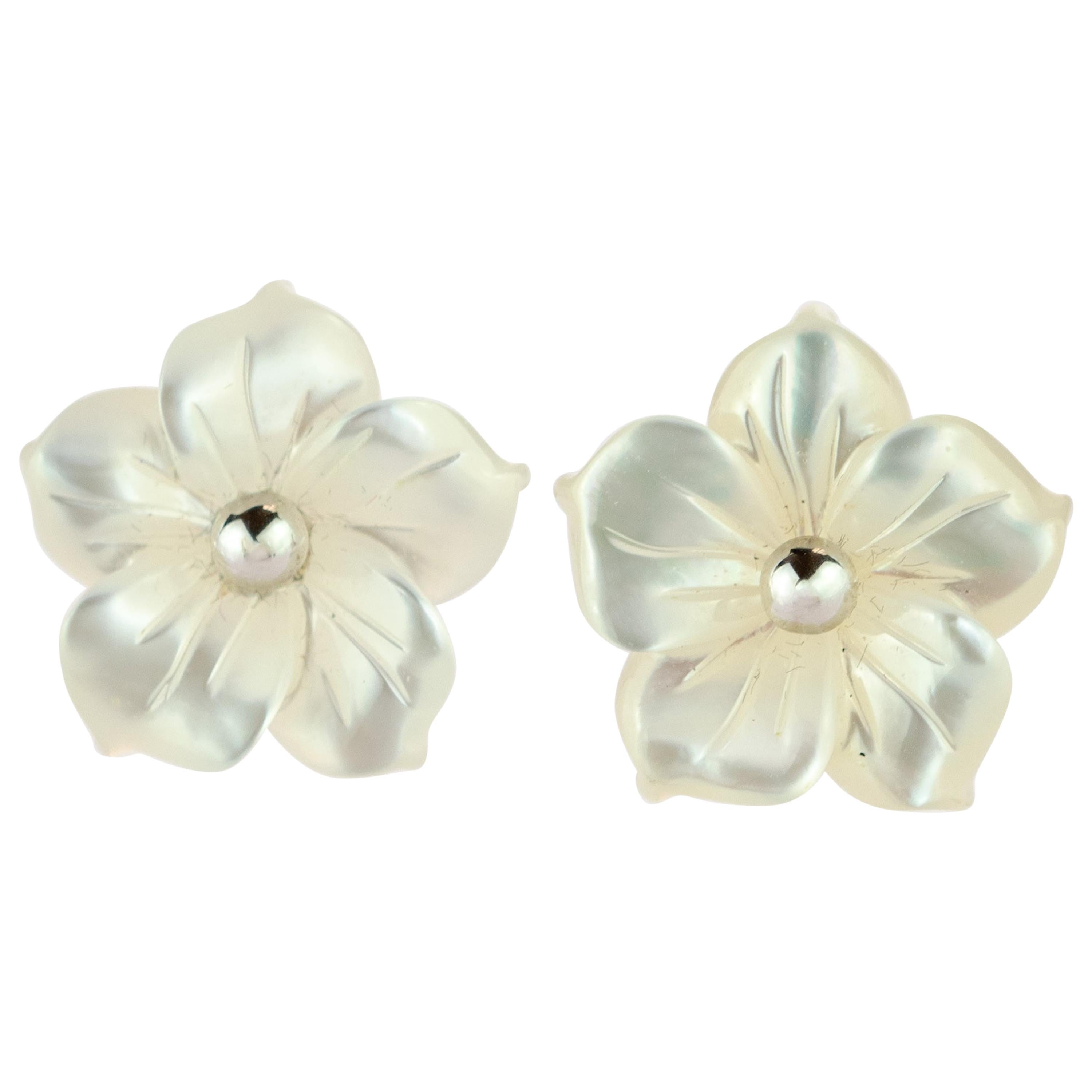 Intini Jewels Mother of Pearl Carved Flower Stud Silver Crafted Girl Earrings For Sale
