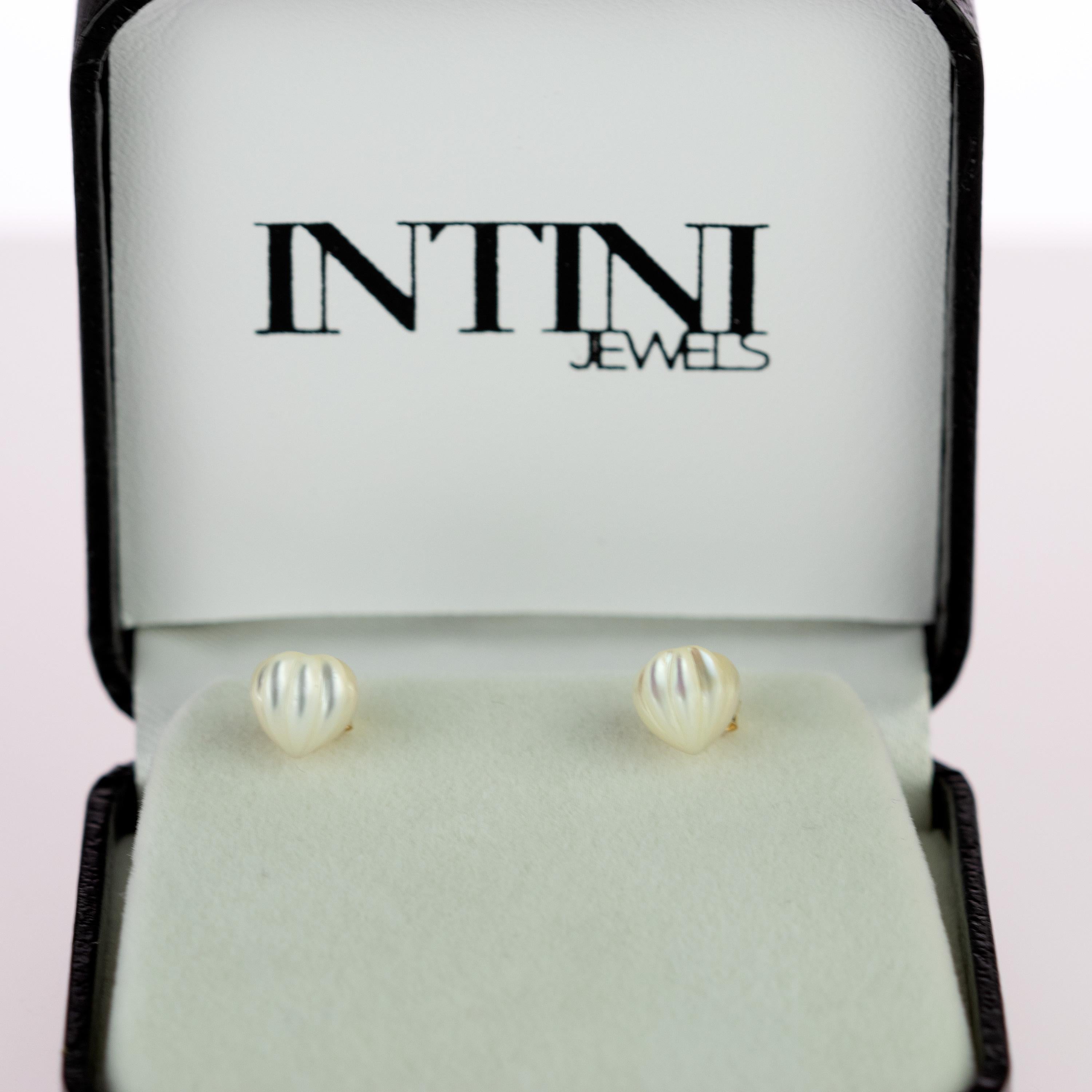 Intini Jewels Mother of Pearl Carved Heart 18 Karat Yellow Gold Artisan Earrings For Sale 5