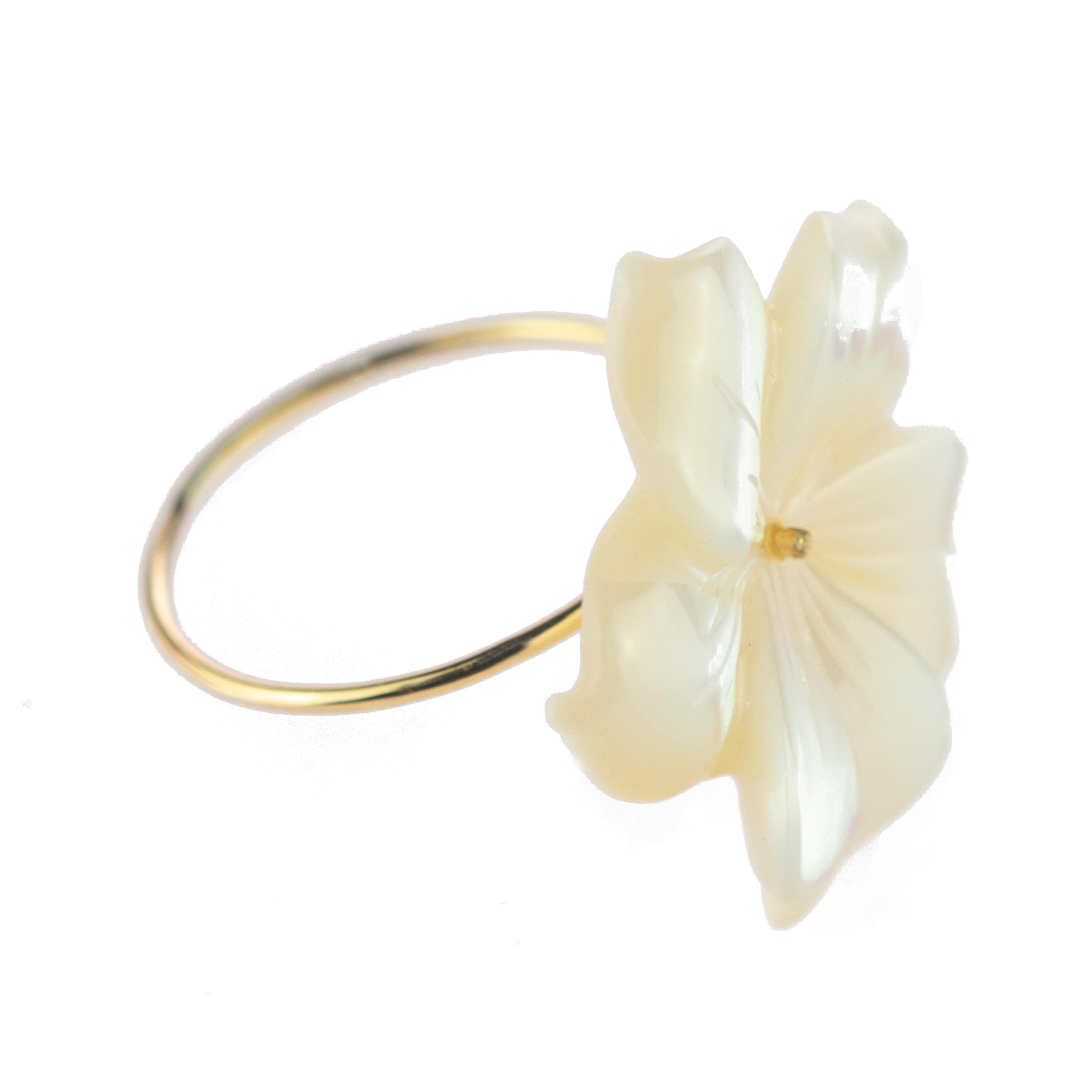 Intini Jewels Mother of Pearl Carved White Flower 9 Karat Gold Handmade Rings In New Condition For Sale In Milano, IT