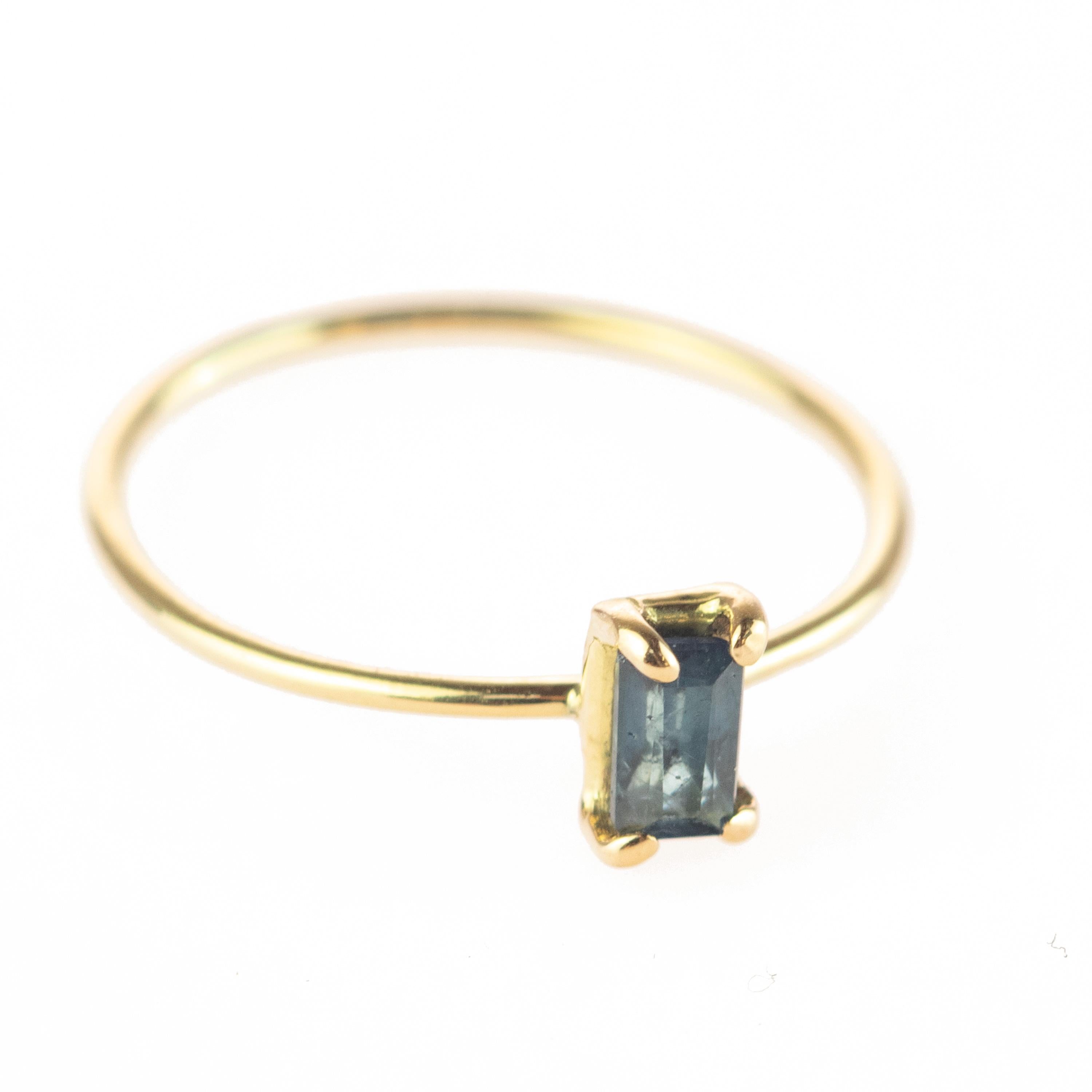 Art Nouveau Intini Jewels Natural Blue Sapphire 18 Karat Gold Cocktail Handmade Modern Ring For Sale
