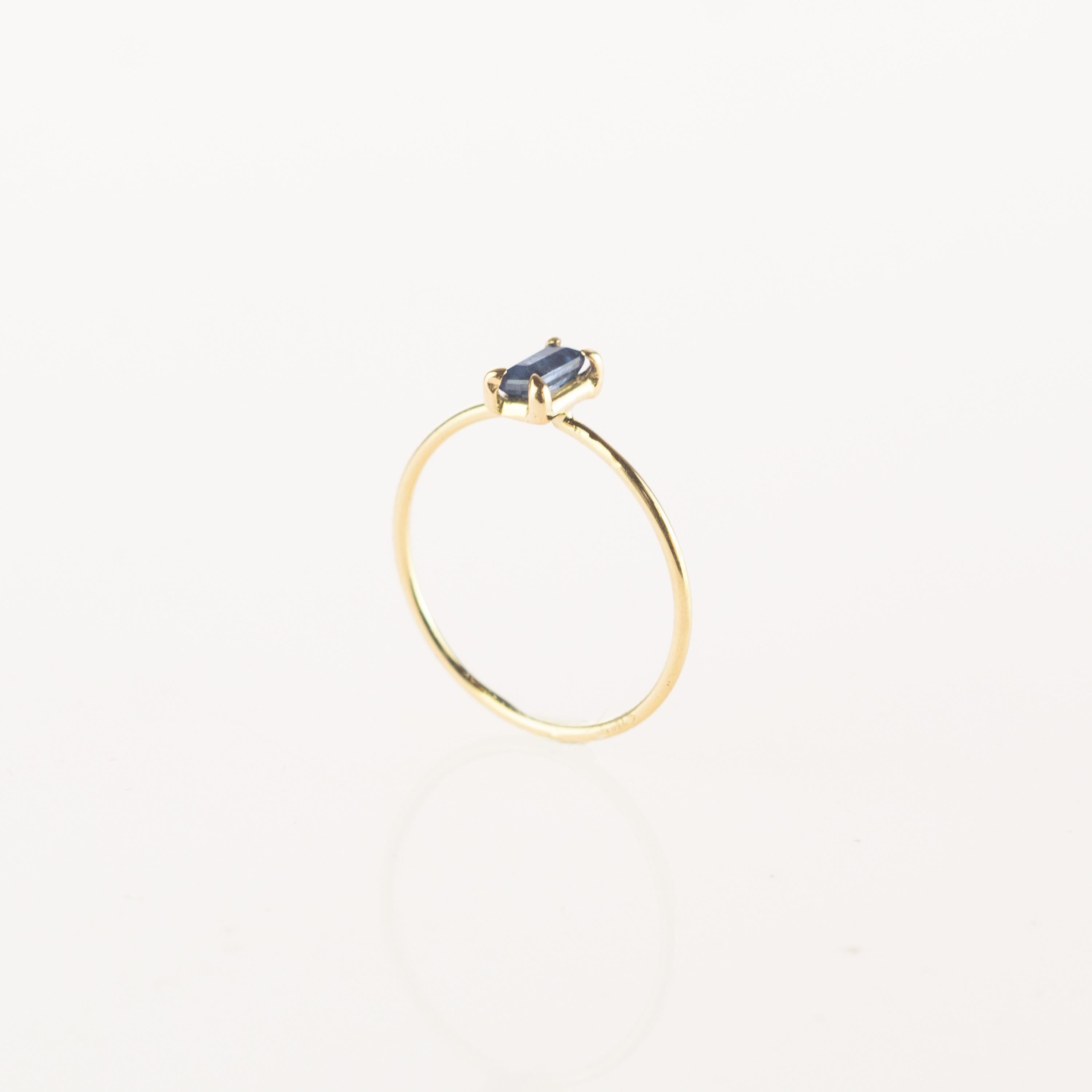 Intini Jewels Natural Blue Sapphire 18 Karat Gold Cocktail Handmade Modern Ring For Sale 1