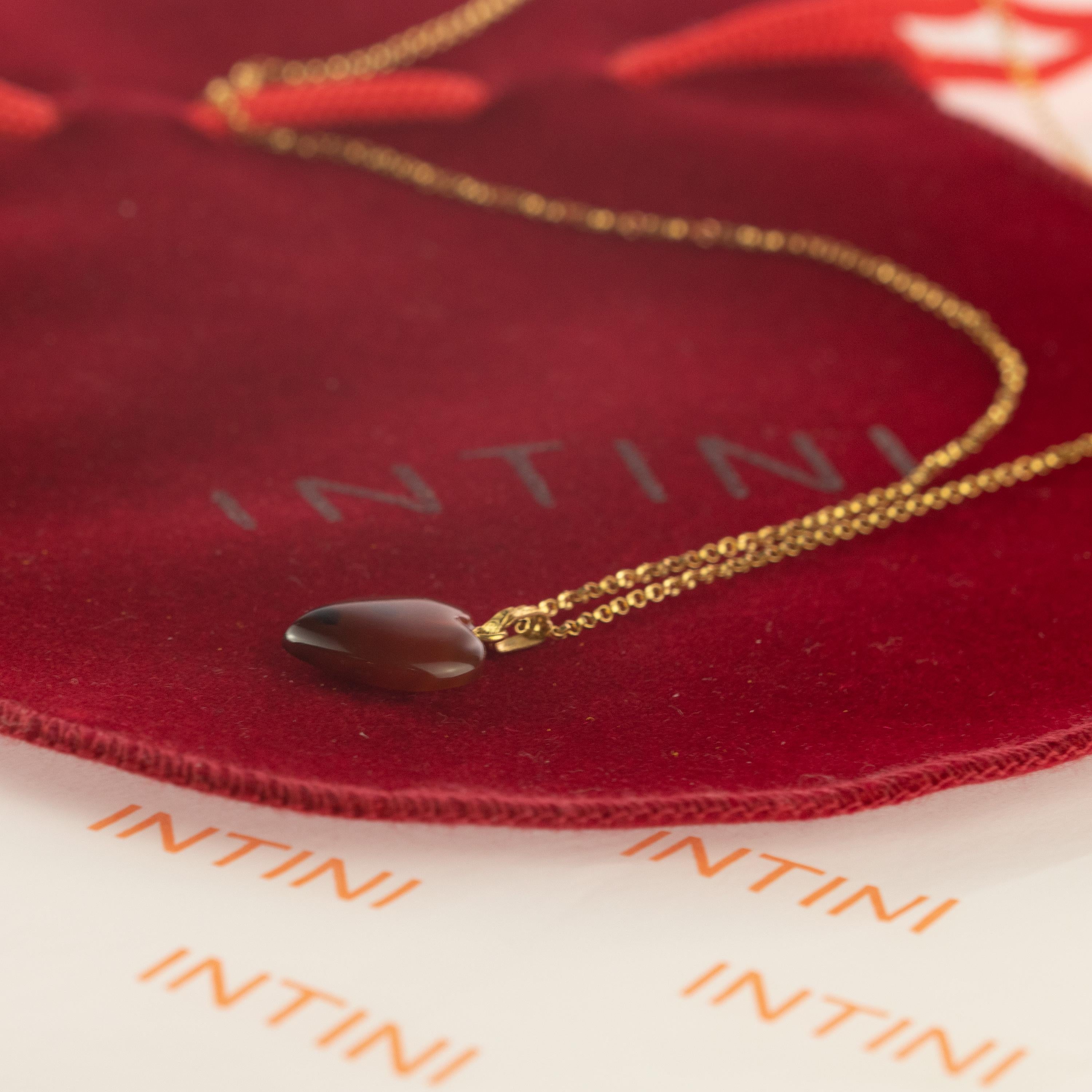 tini Jewels Natürlicher Karneol Herz Anhänger gefüllt Gold Kette Liebe Halskette (Herzschliff) im Angebot