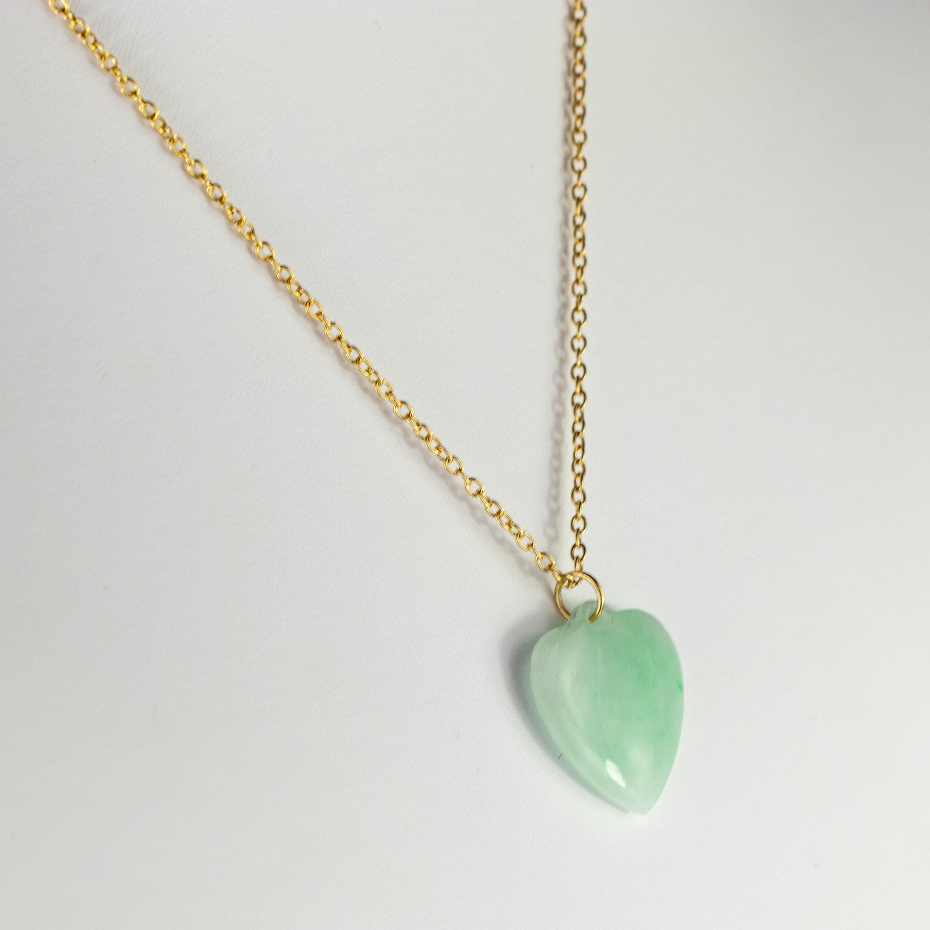 Intini Jewels Natürliches Jade Grünes Herz 9 Karat Gold Anhänger Kette Halskette (Romantik) im Angebot
