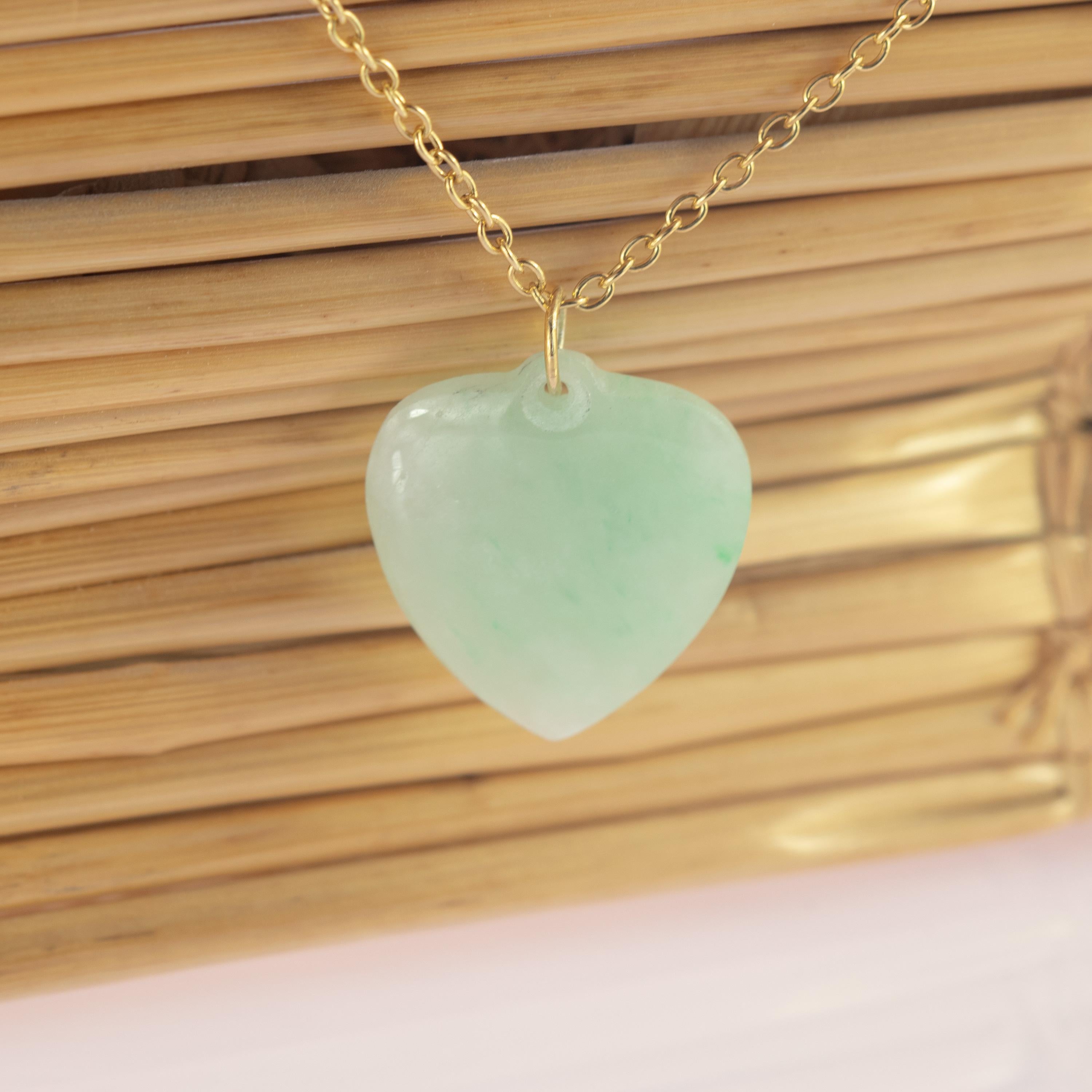 Intini Jewels Natürliches Jade Grünes Herz 9 Karat Gold Anhänger Kette Halskette im Angebot 1