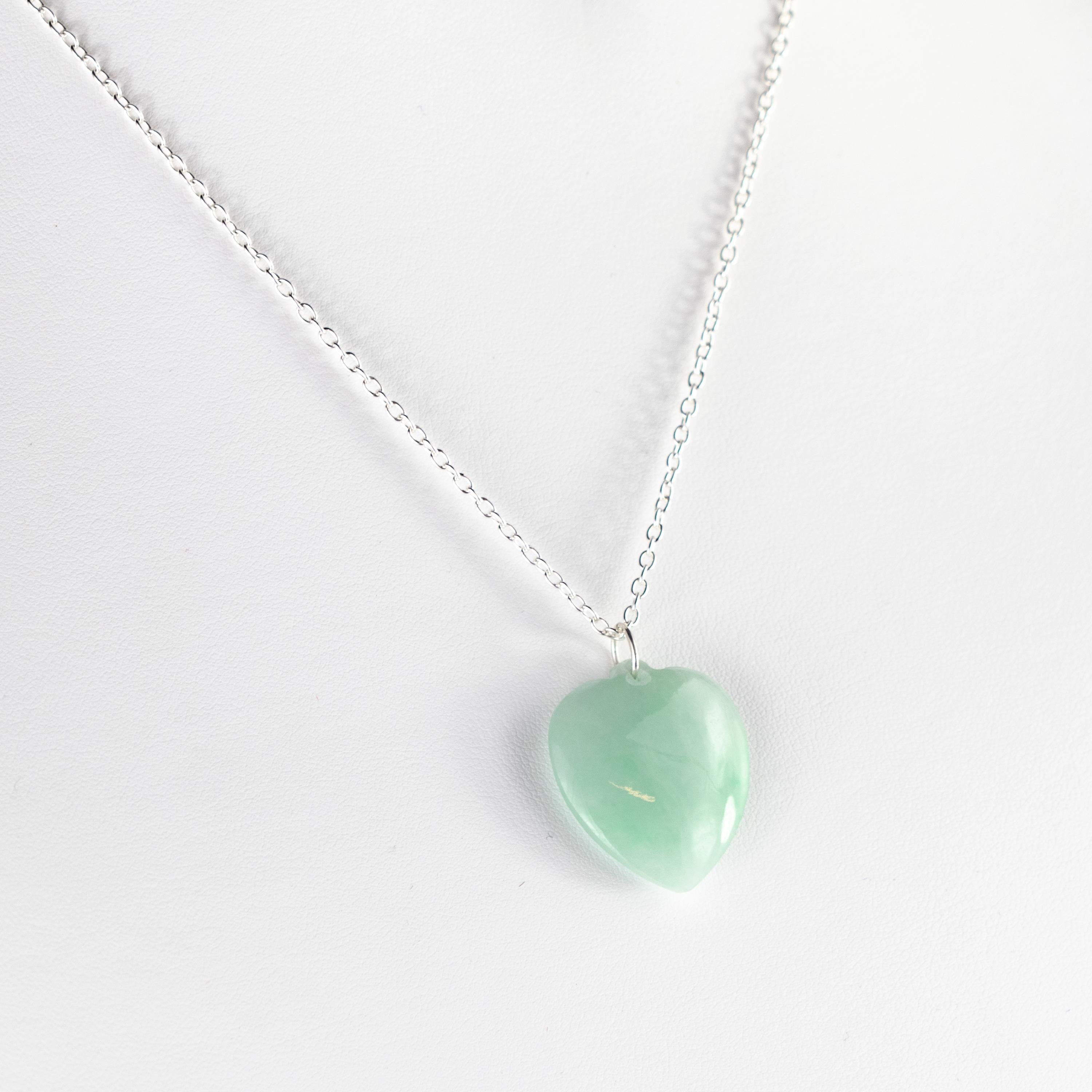 Intini Jewels Collana con ciondolo a catena in argento Sterling con cuore verde di giada naturale in vendita 2