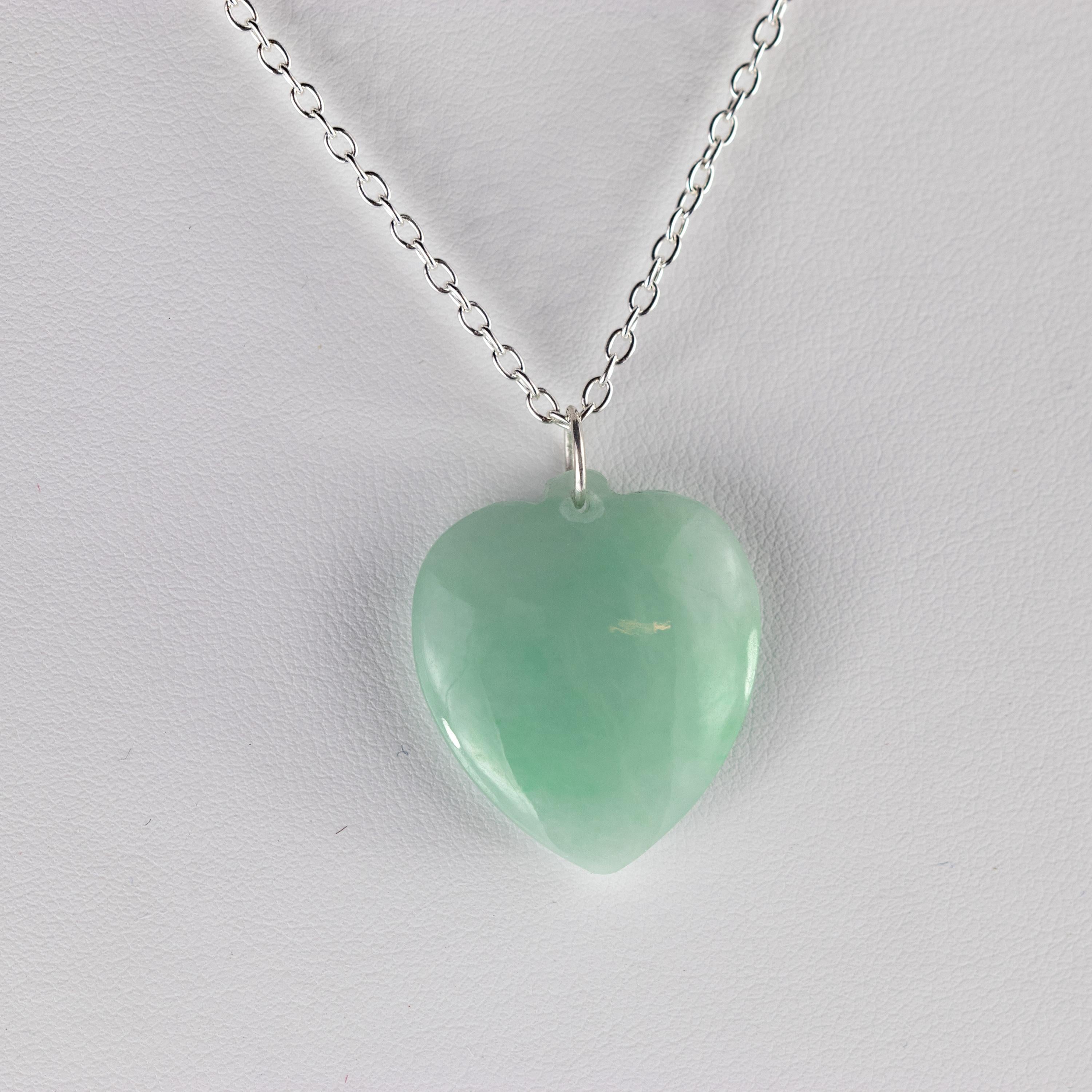 Intini Jewels Collana con ciondolo a catena in argento Sterling con cuore verde di giada naturale in vendita 3
