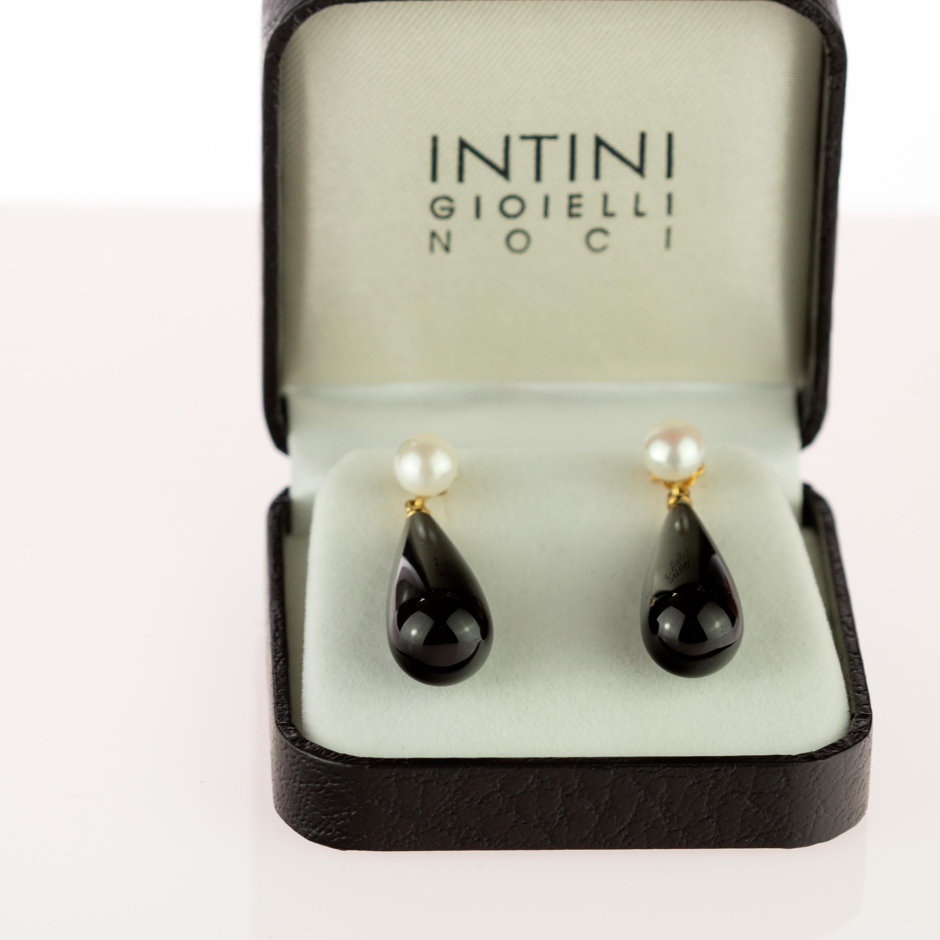 Women's Intini Jewels Natural Pearl Black Agate 18 Karat Gold Tear Drop Bold Earrings For Sale