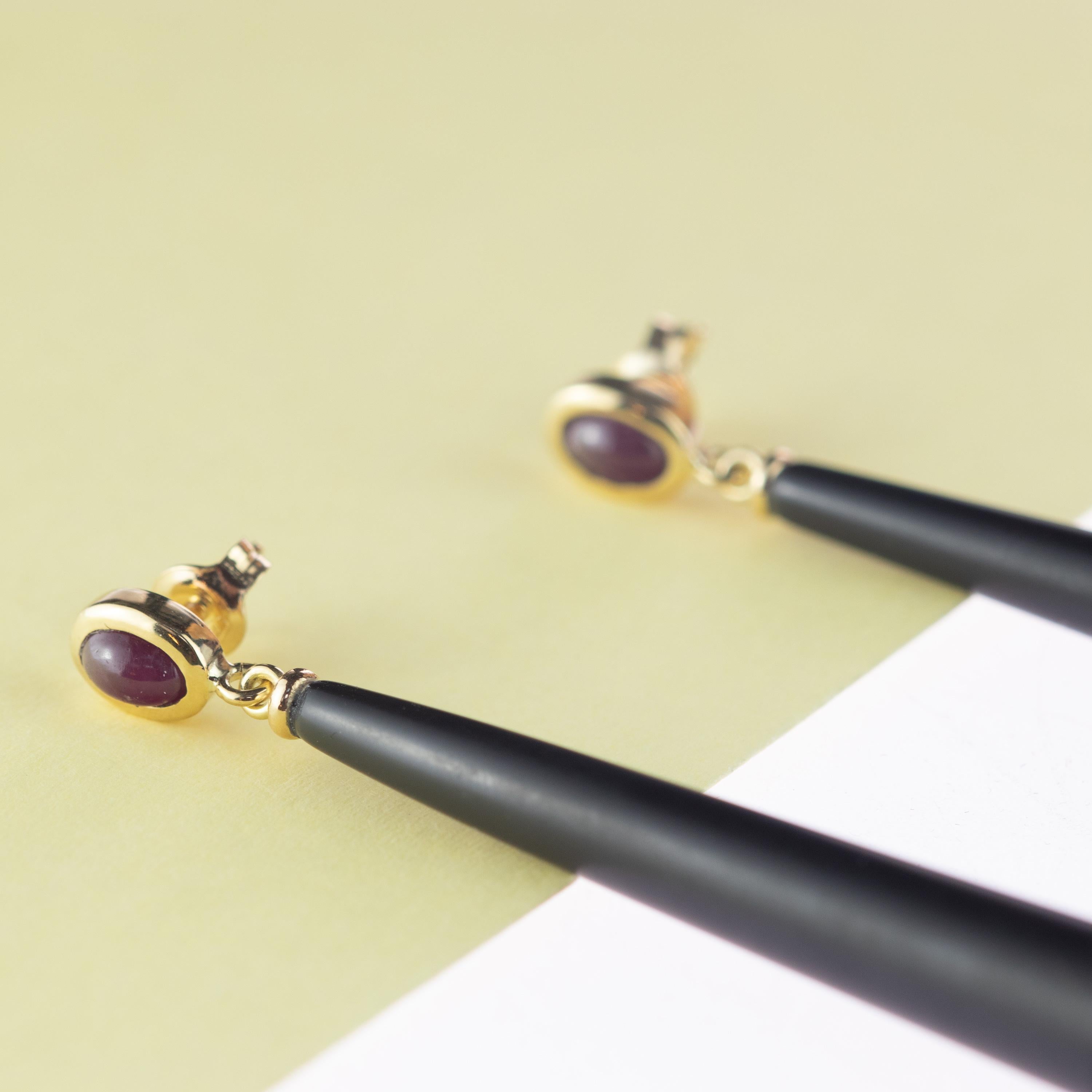 Intini Jewels Boucles d'oreilles cocktail chics en goutte en or 18 carats avec agate noire et rubis naturel en vente 3