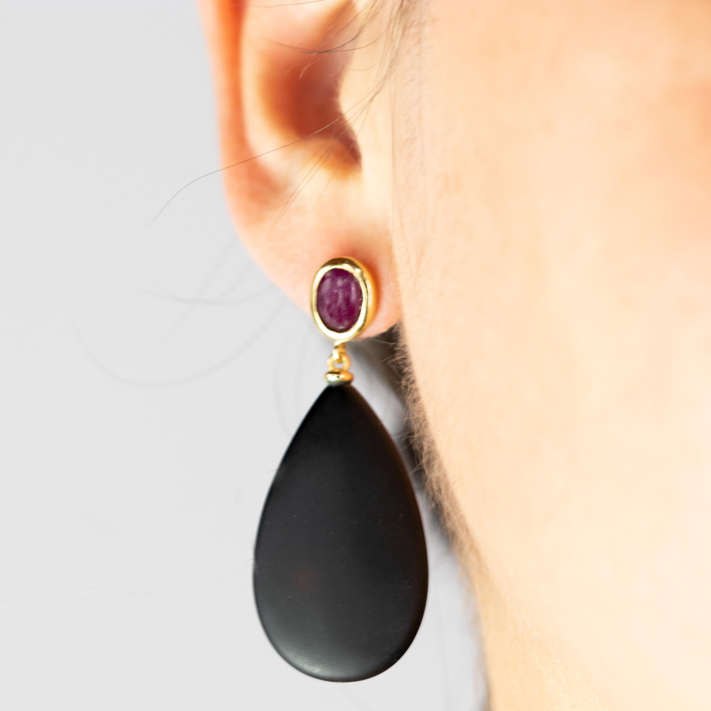 Artisan Intini Jewels Natural Ruby Black Agate 18 Karat Gold Tear Drop Cocktail Earrings