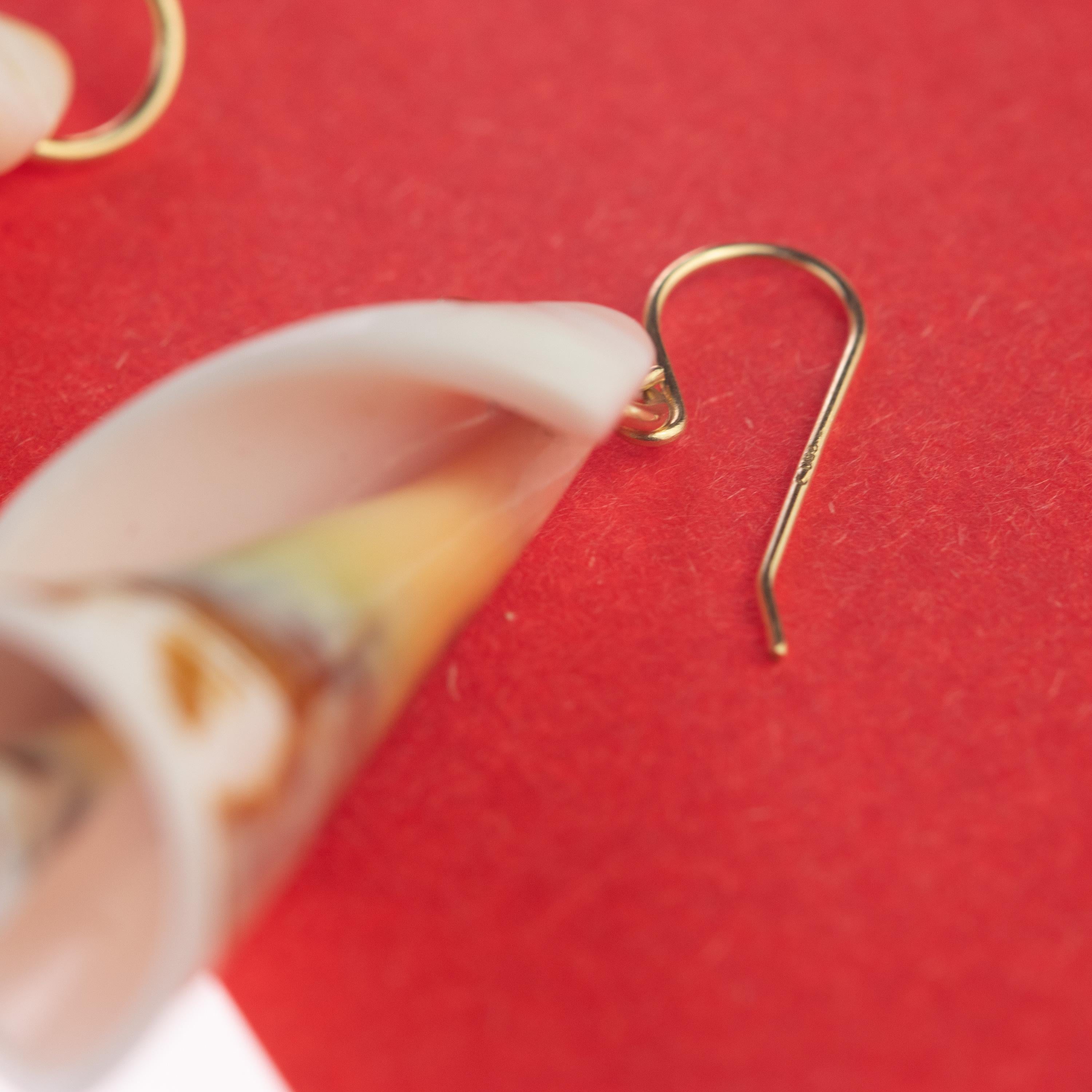 Intini Jewels Pendants d'oreilles cocktail style Boho en or jaune 18 carats avec coquillages naturels Neuf - En vente à Milano, IT