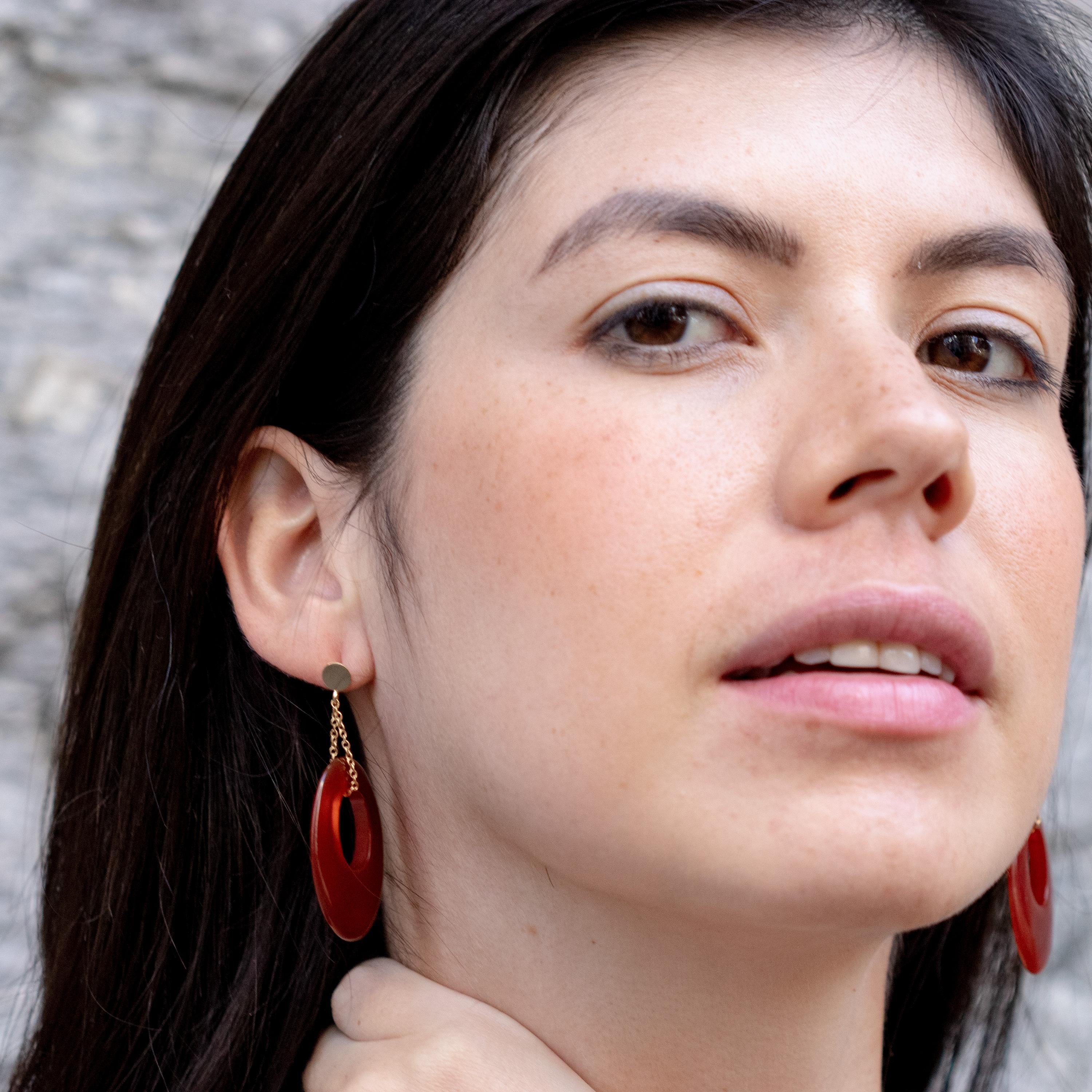 tini Jewels Oval Karneol Nussbaum 18 Karat Gelbgold Tropfenohrringe mit Anhängern im Angebot 7