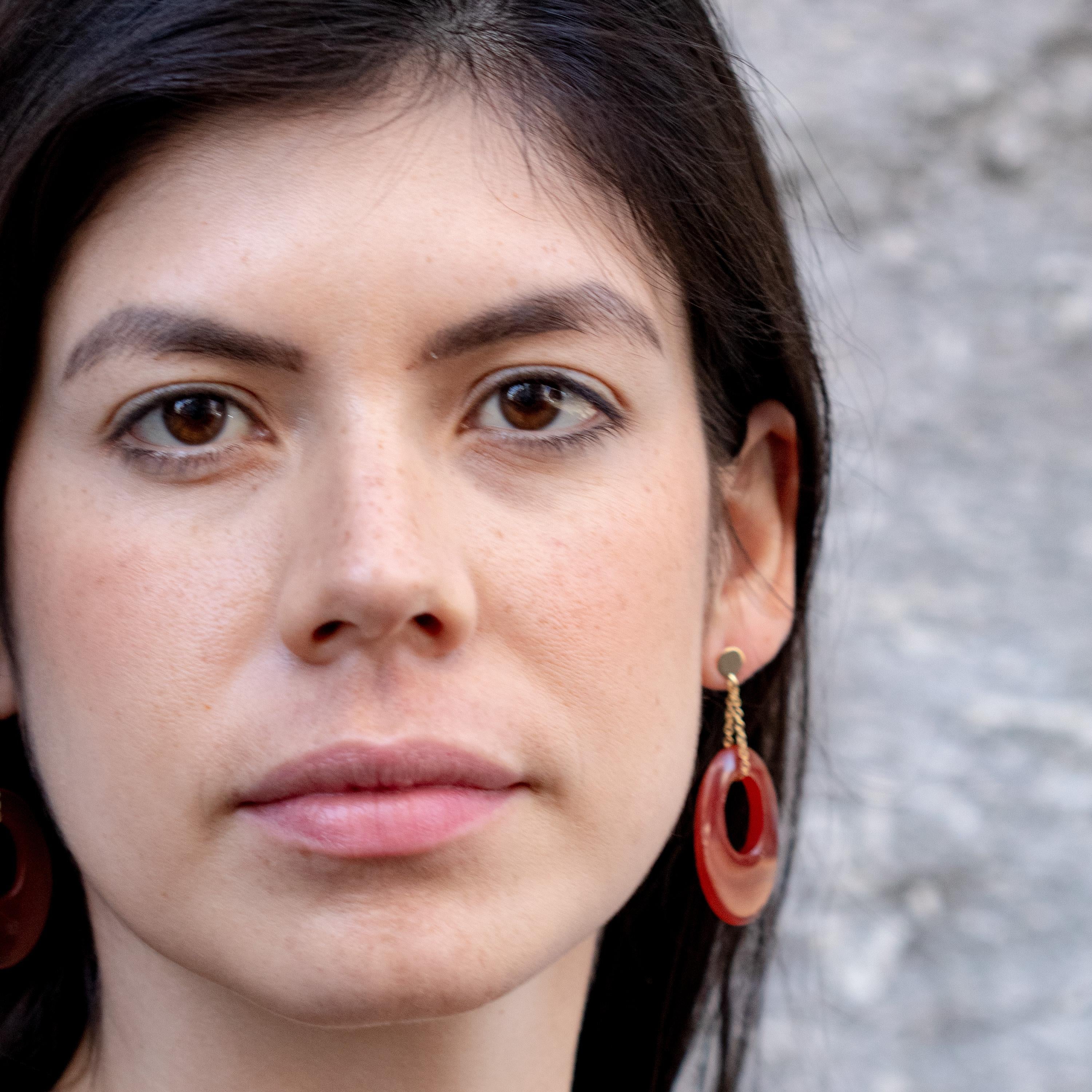 tini Jewels Oval Karneol Nussbaum 18 Karat Gelbgold Tropfenohrringe mit Anhängern (Art déco) im Angebot