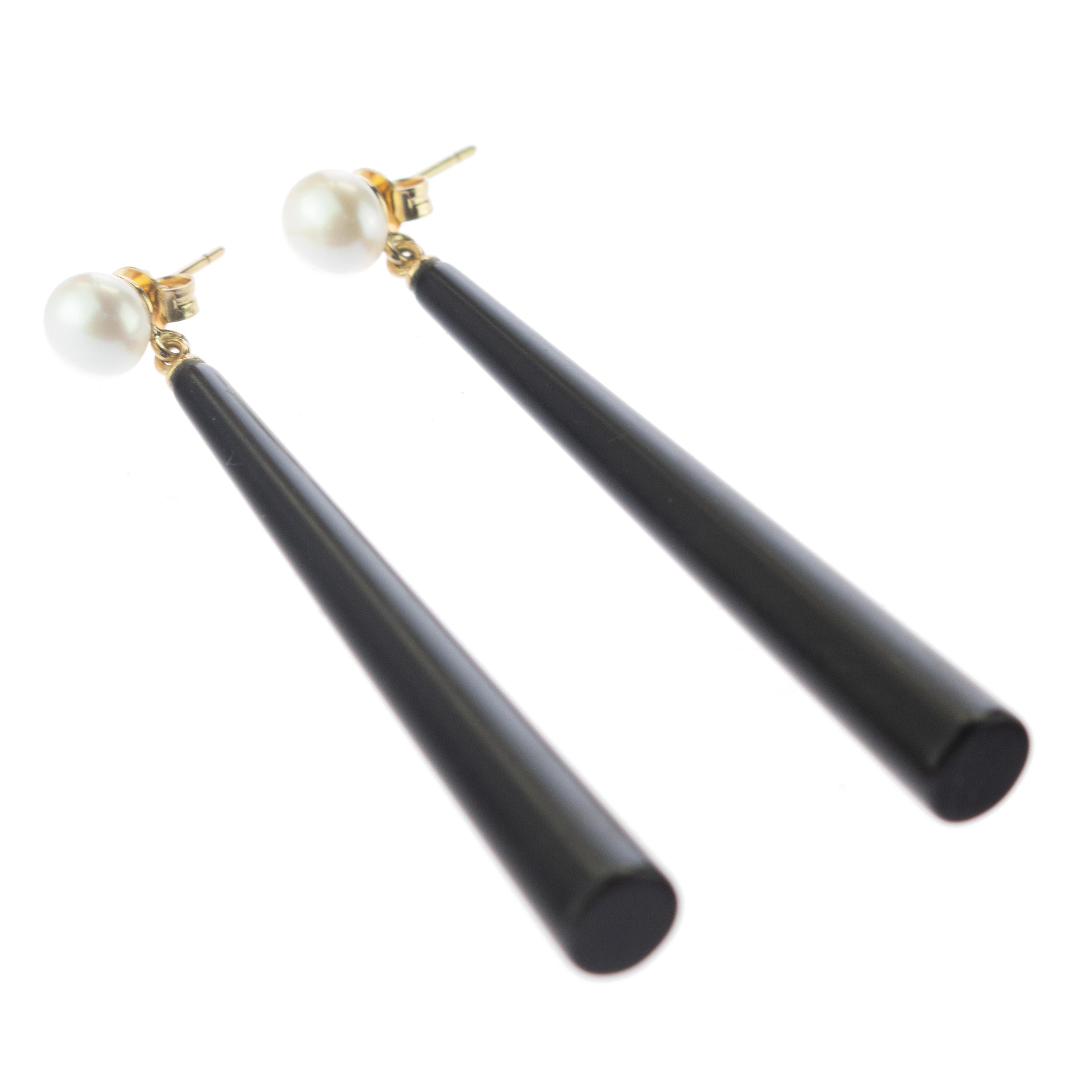 Art Deco Intini Jewels Pearl Black Agate 18 Karat Gold Bold Tear Drop Dangle Earrings For Sale