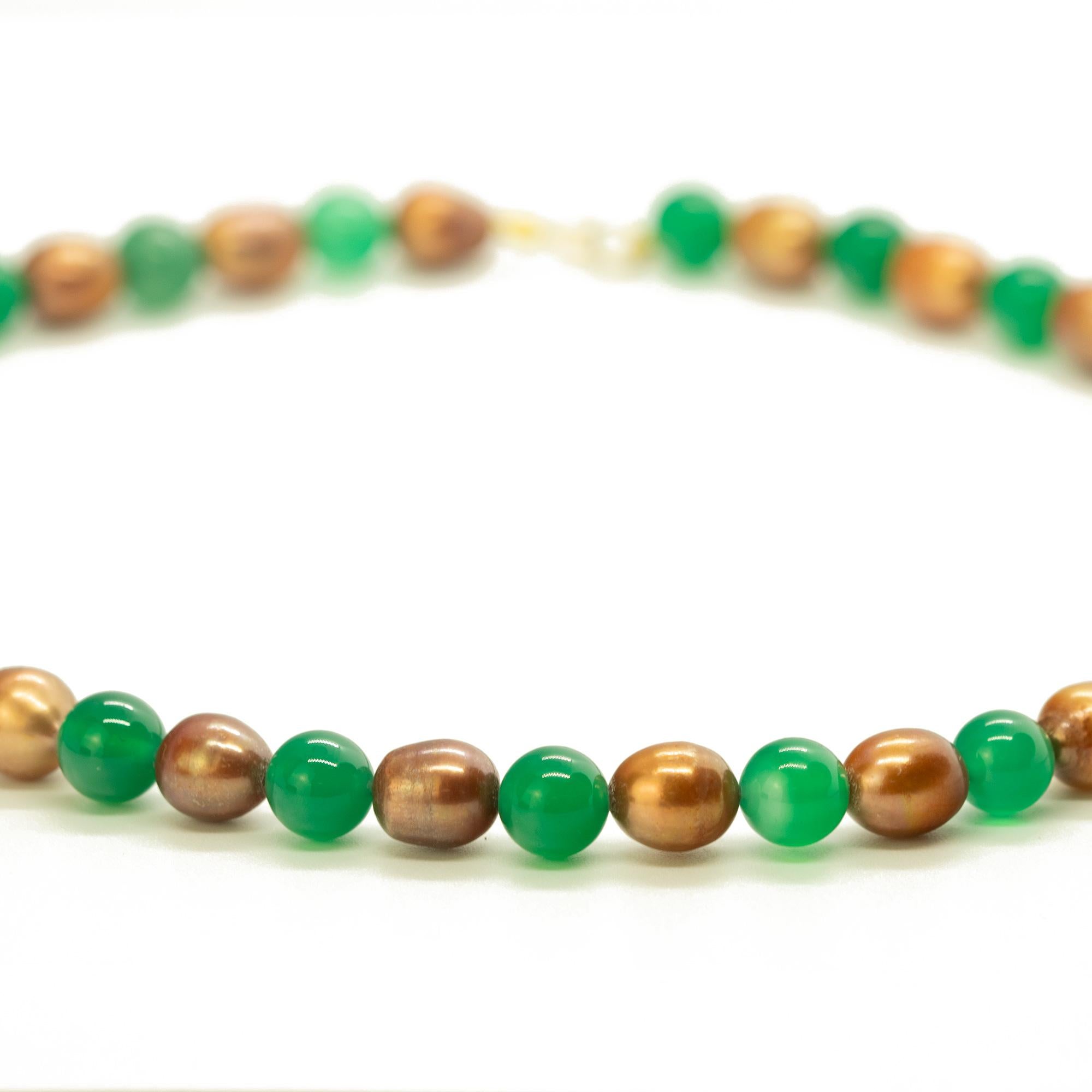 Art Nouveau Intini Jewels Perle e quarzo verde 18 carati Chiusura in oro Collana Boho Chic in oro in vendita