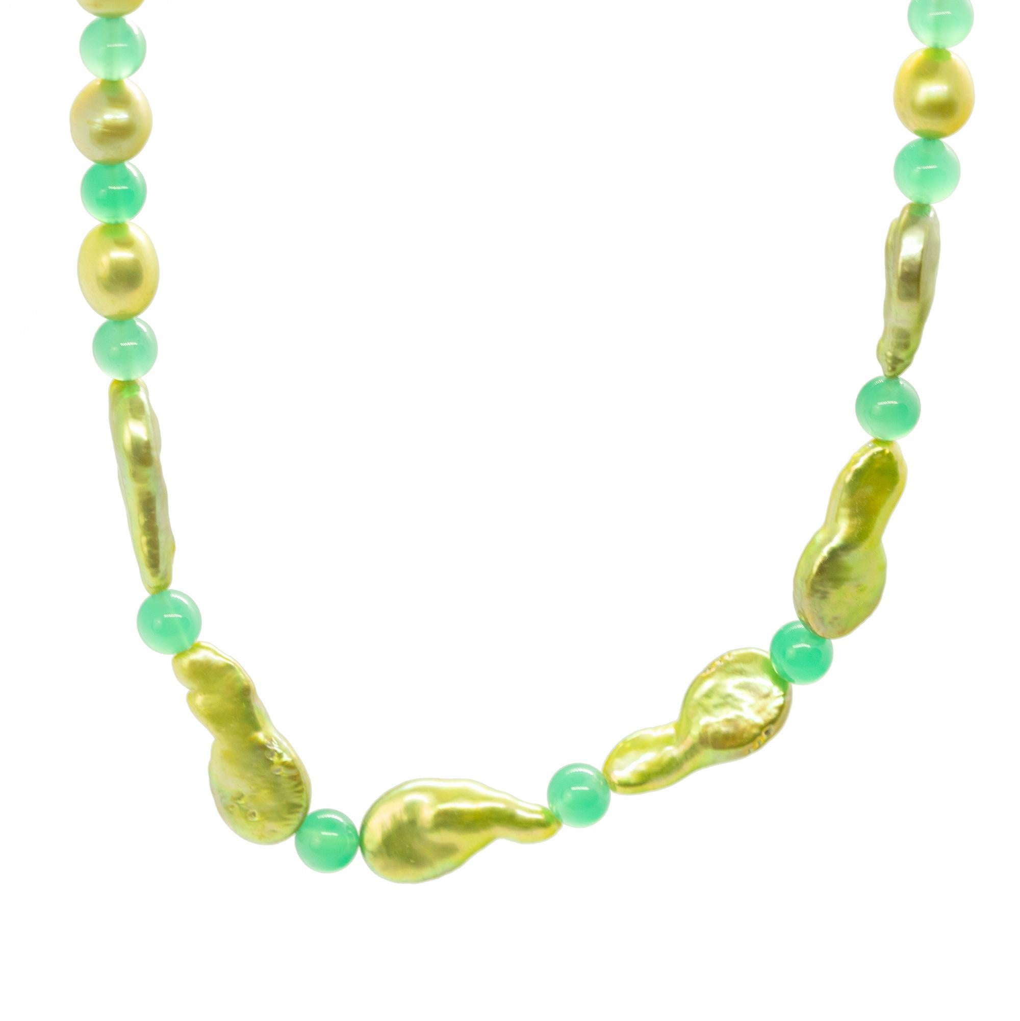 Intini Jewels Perle e quarzo verde 18 carati Chiusura in oro Collana Boho Chic in oro In condizioni Nuovo in vendita a Milano, IT