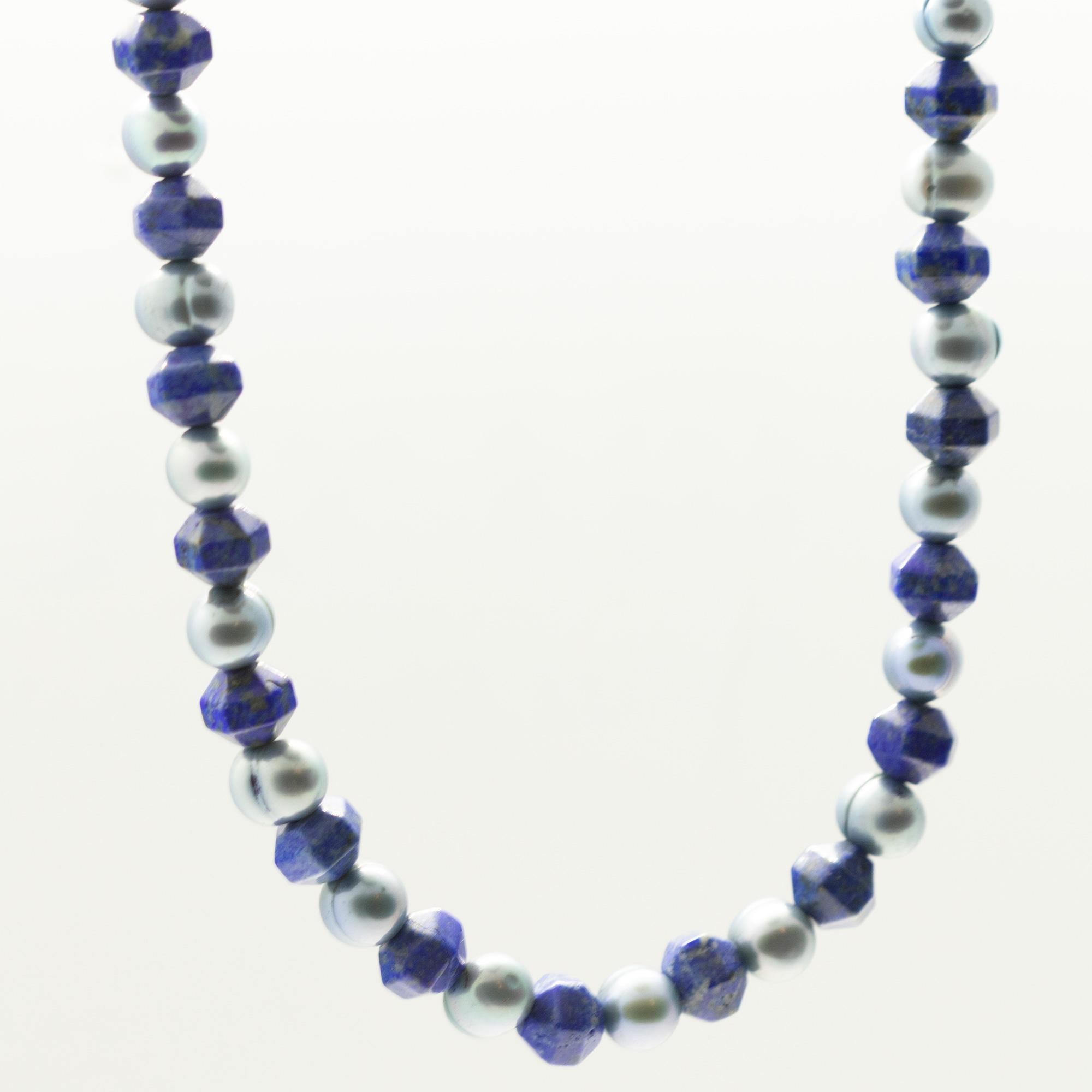 Intini Jewels Pearls Lapis Lazuli 18k Yellow Gold Boho Chic Women Deco Necklace In New Condition For Sale In Milano, IT