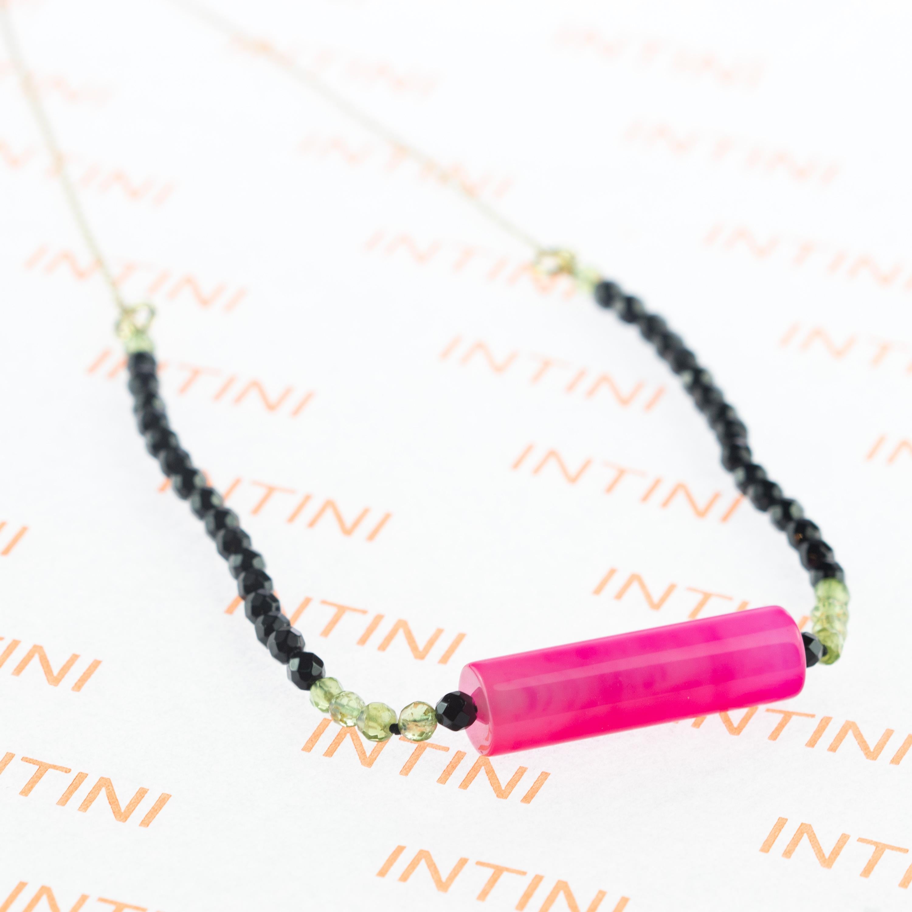 Taille mixte Intini Jewels Collier cocktail chic à chaîne en or jaune 18 carats avec péridots et agate en vente