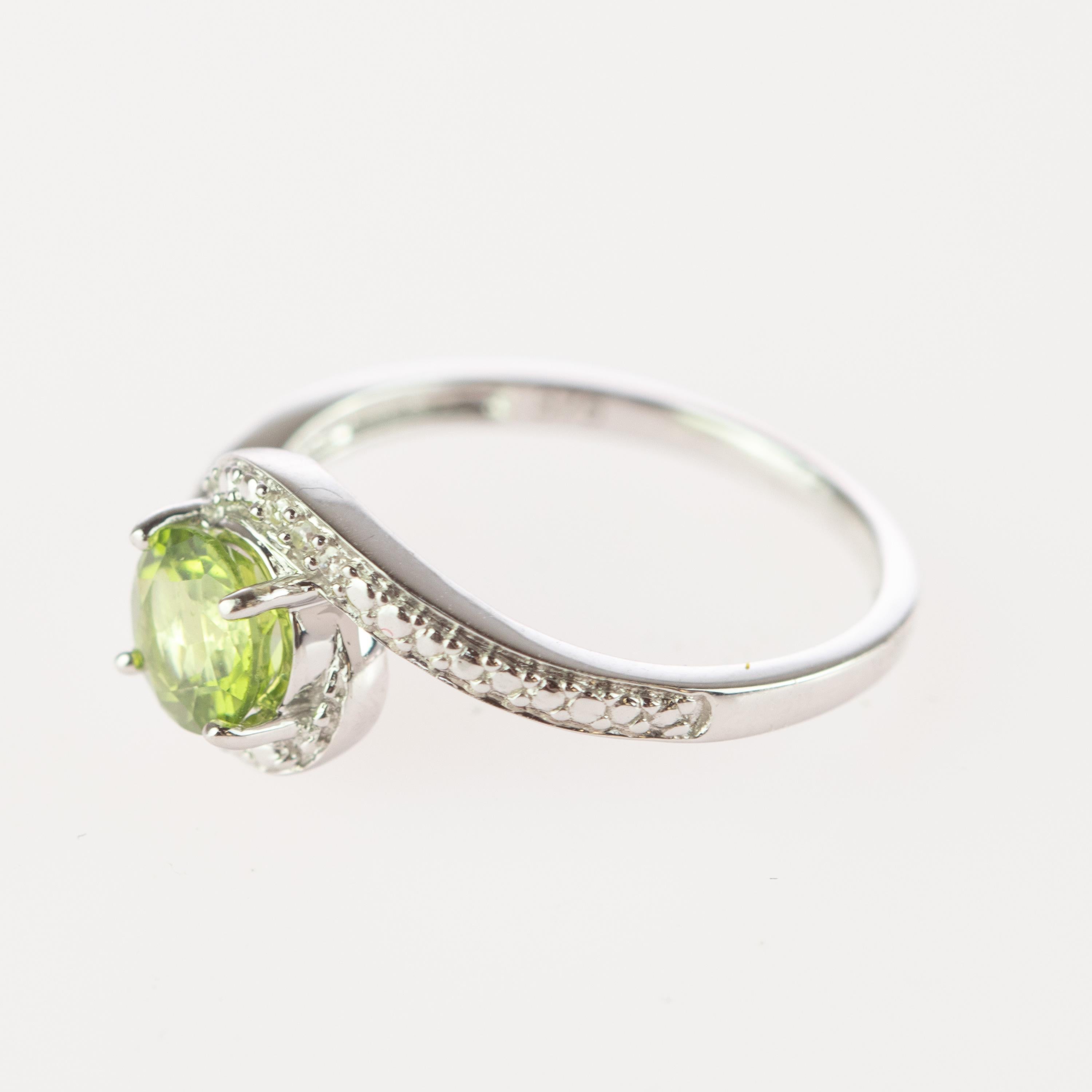 Intini Jewels Peridot Diamond 9 Karat Gold Vintage Contrarie Cocktail Italy Ring For Sale 2