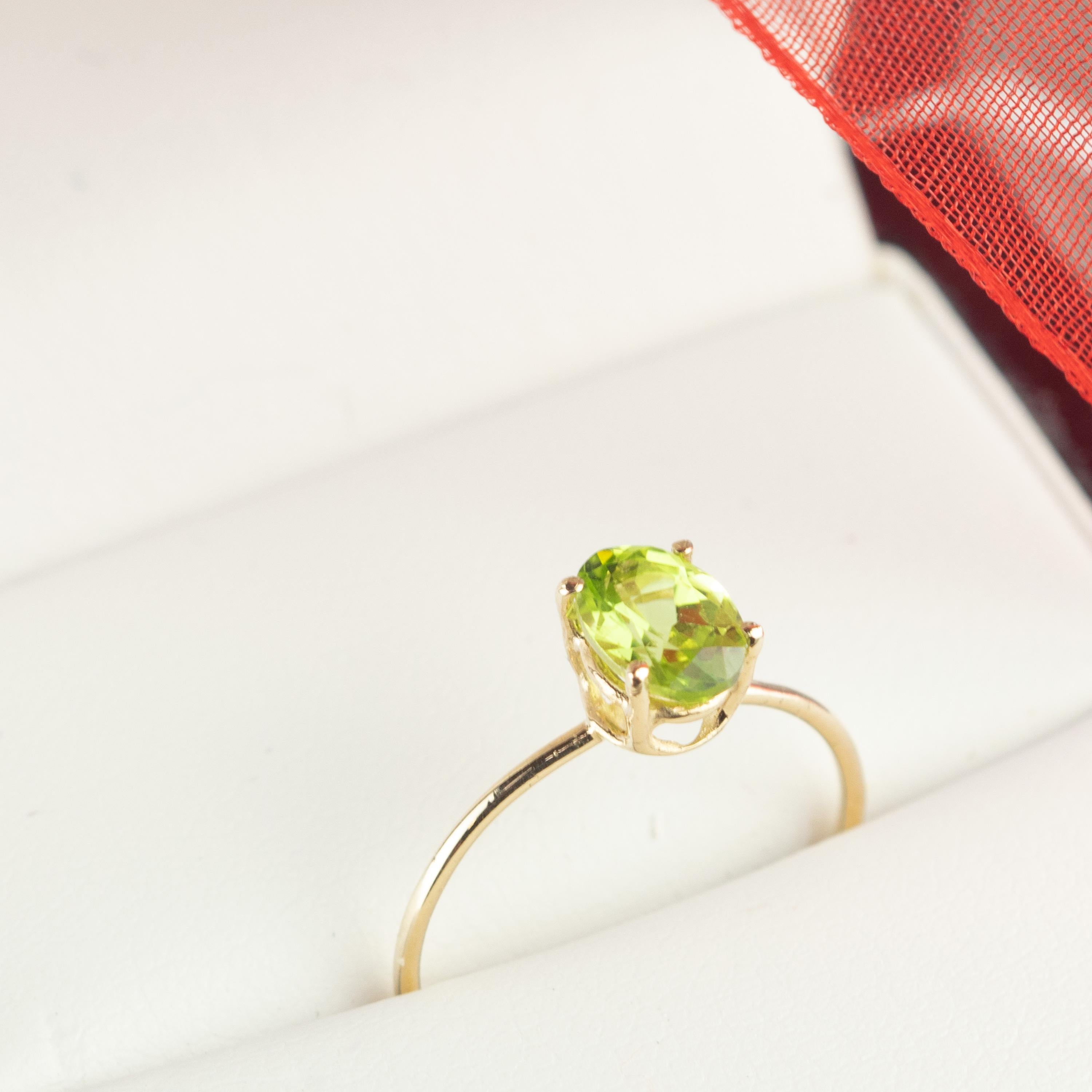 Intini Jewels Peridot Green 14 Karat Yellow Gold Cocktail  Hope Handmade Ring In New Condition For Sale In Milano, IT