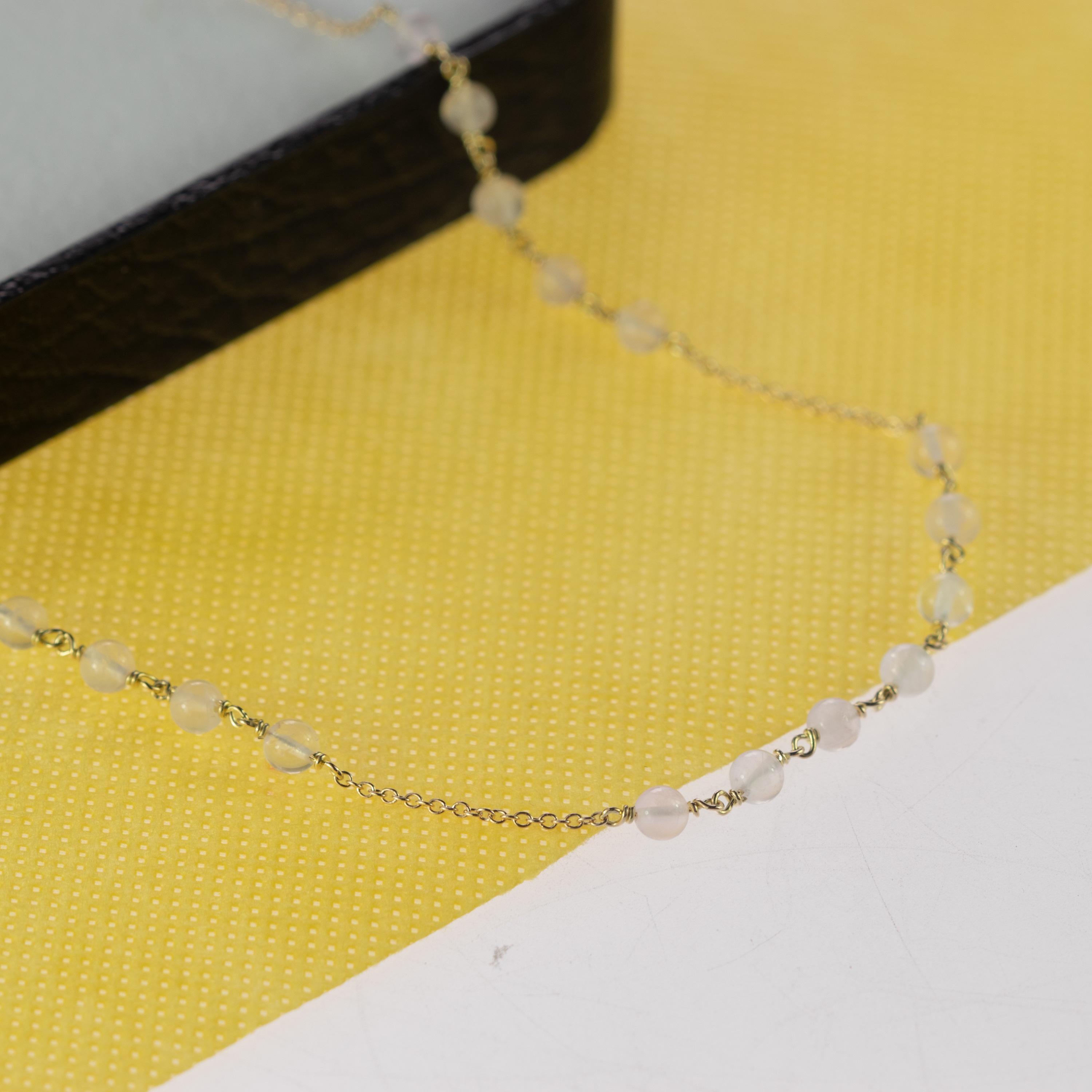 Intini Jewels Collier chic italien fait à la main avec chaîne en plaqué or et sphères de quartz rose en vente 1