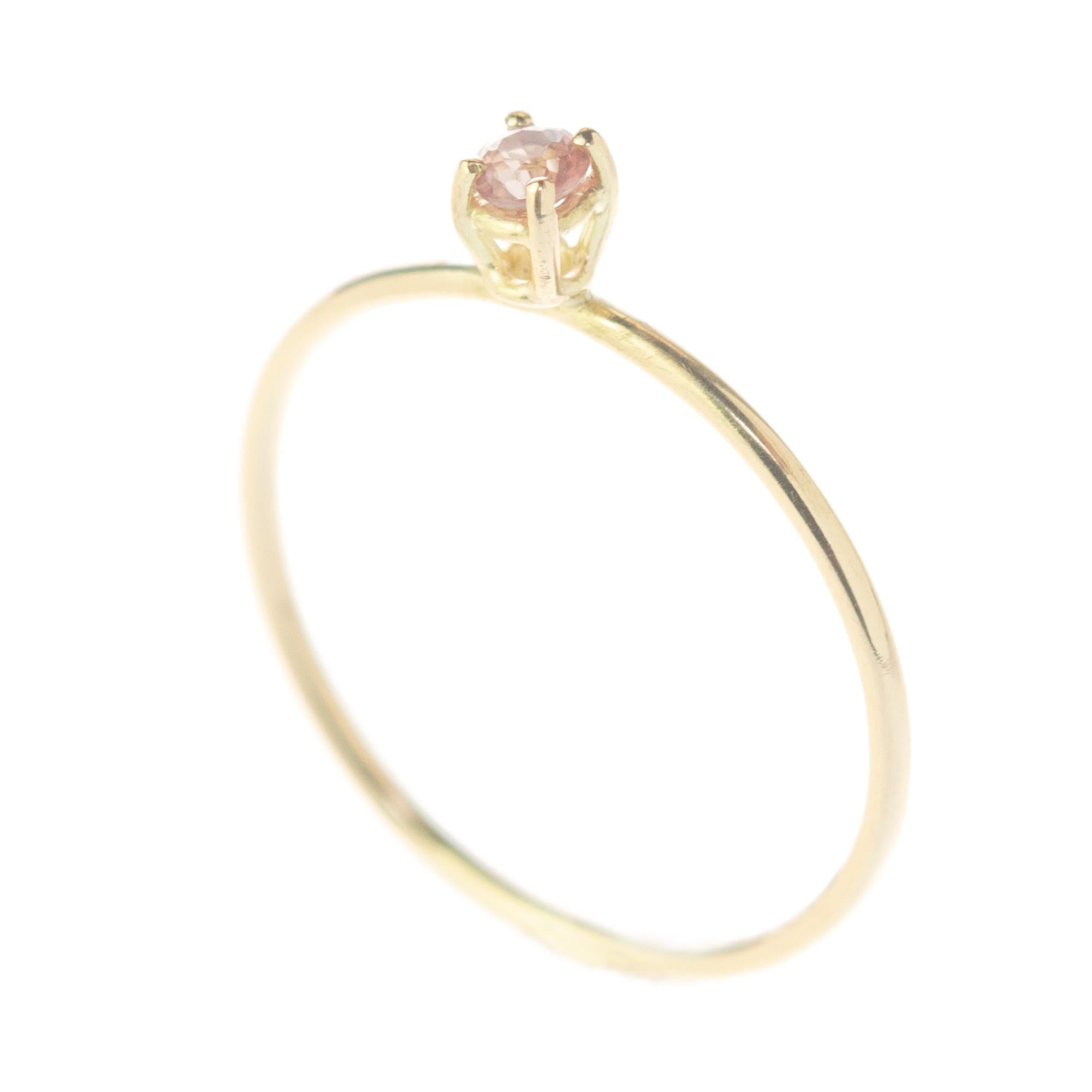Taille brillant Intini Jewels, bague joaillerie moderne et chic en or 18 carats avec saphir rose, faite à la main en vente