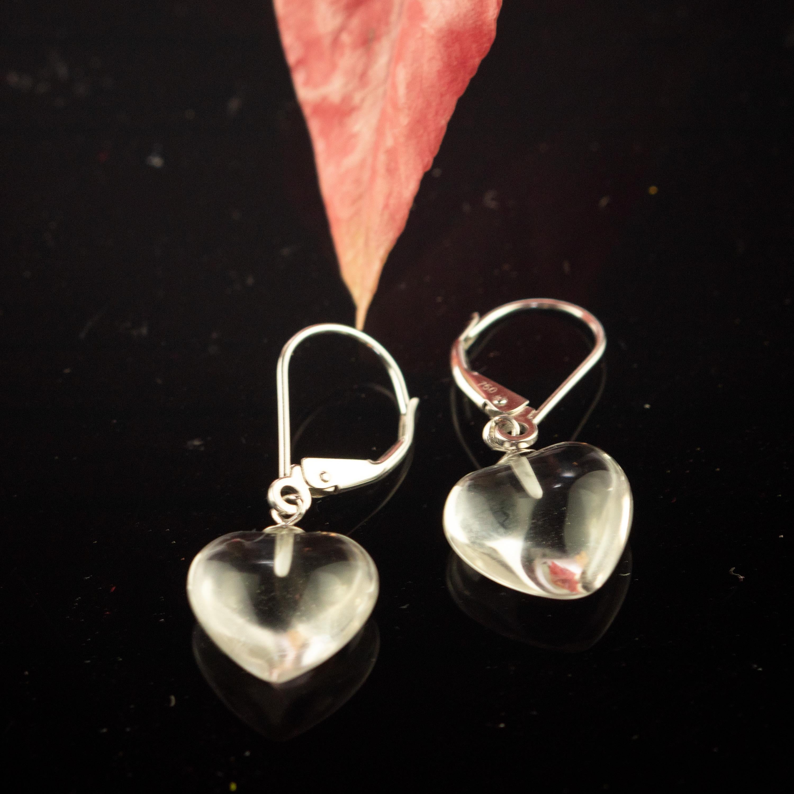 Taille cœur Intini Jewels Boucles d'oreilles à levier style Boho en or 18 carats avec cœur en cristal de roche et pendentifs en forme de cœur en vente