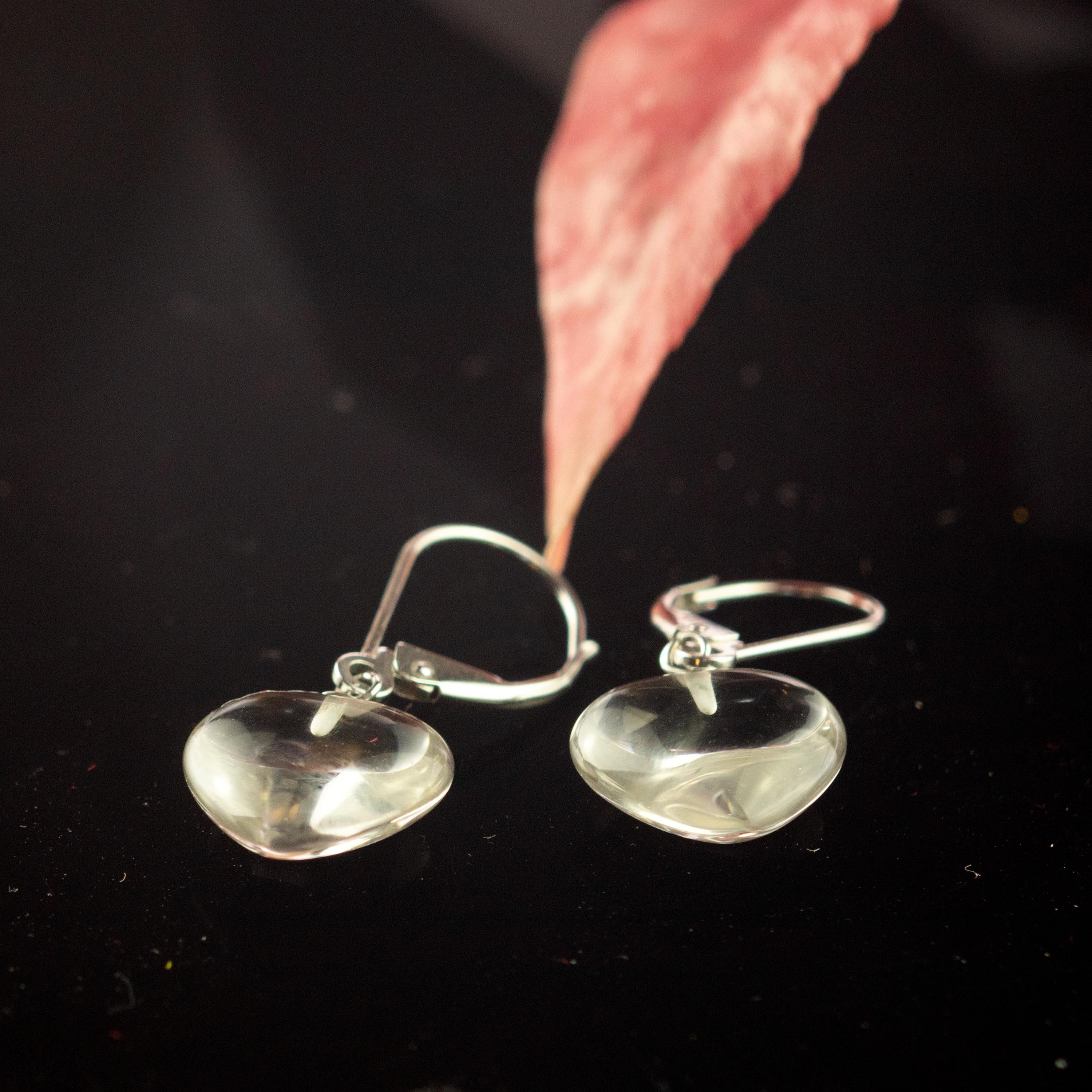 Intini Jewels Boucles d'oreilles à levier style Boho en or 18 carats avec cœur en cristal de roche et pendentifs en forme de cœur en vente 2