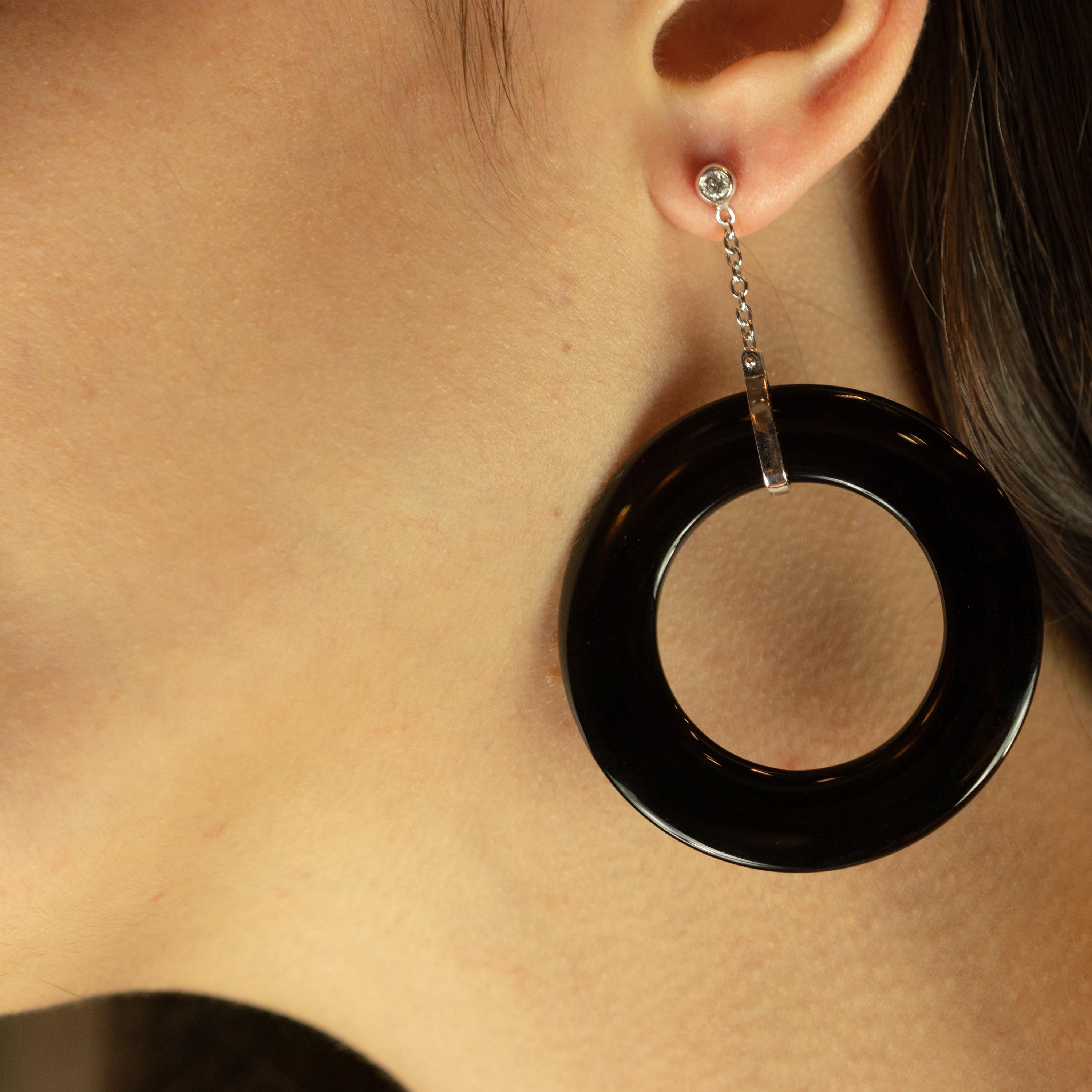 Art Nouveau Orecchini a goccia con diamante tondo e perno in agata nera in oro 18 carati in vendita