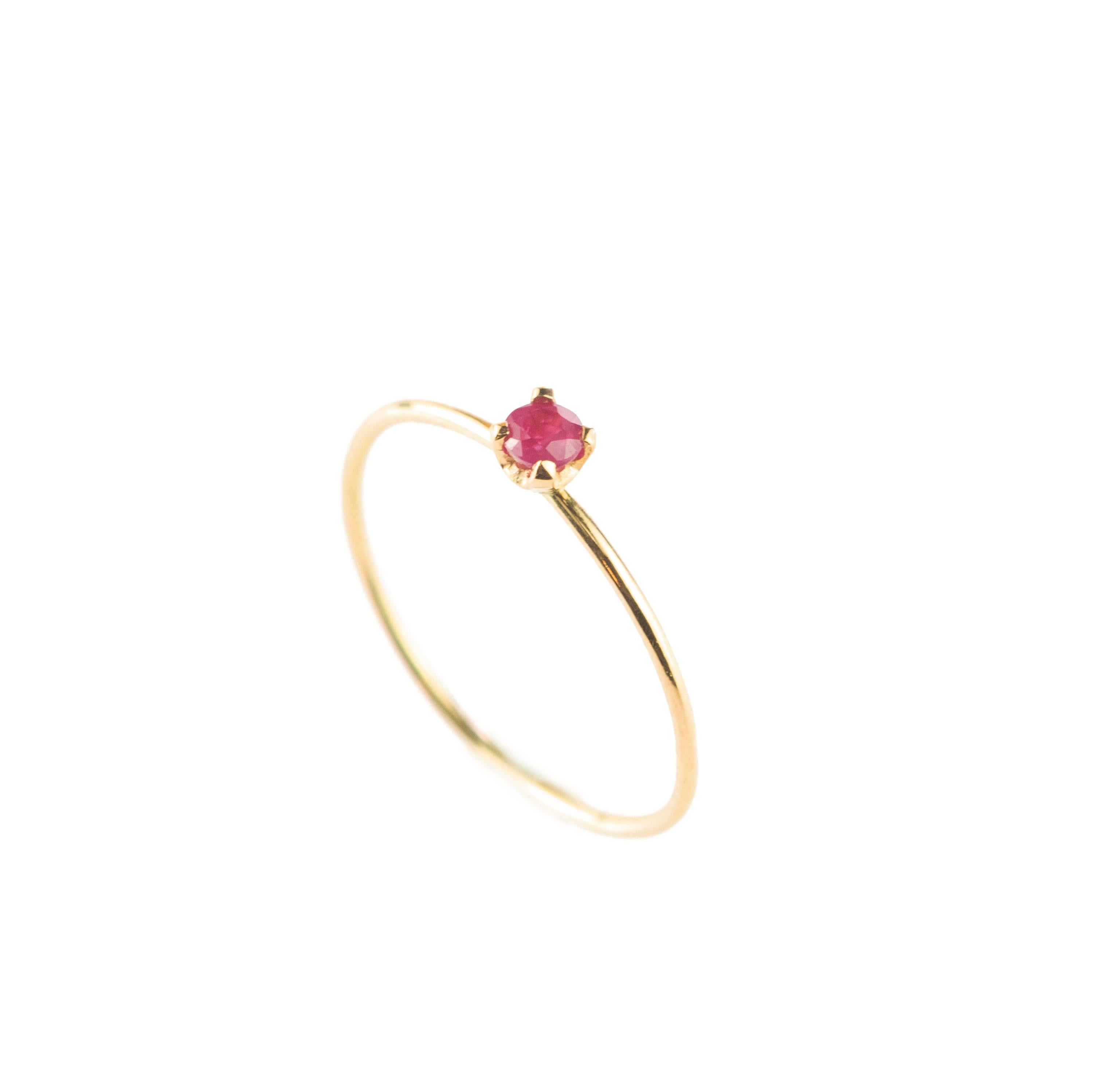 Intini Jewels, bague jonc moderne bohème en or jaune 18 carats et rubis, faite à la main Pour femmes en vente