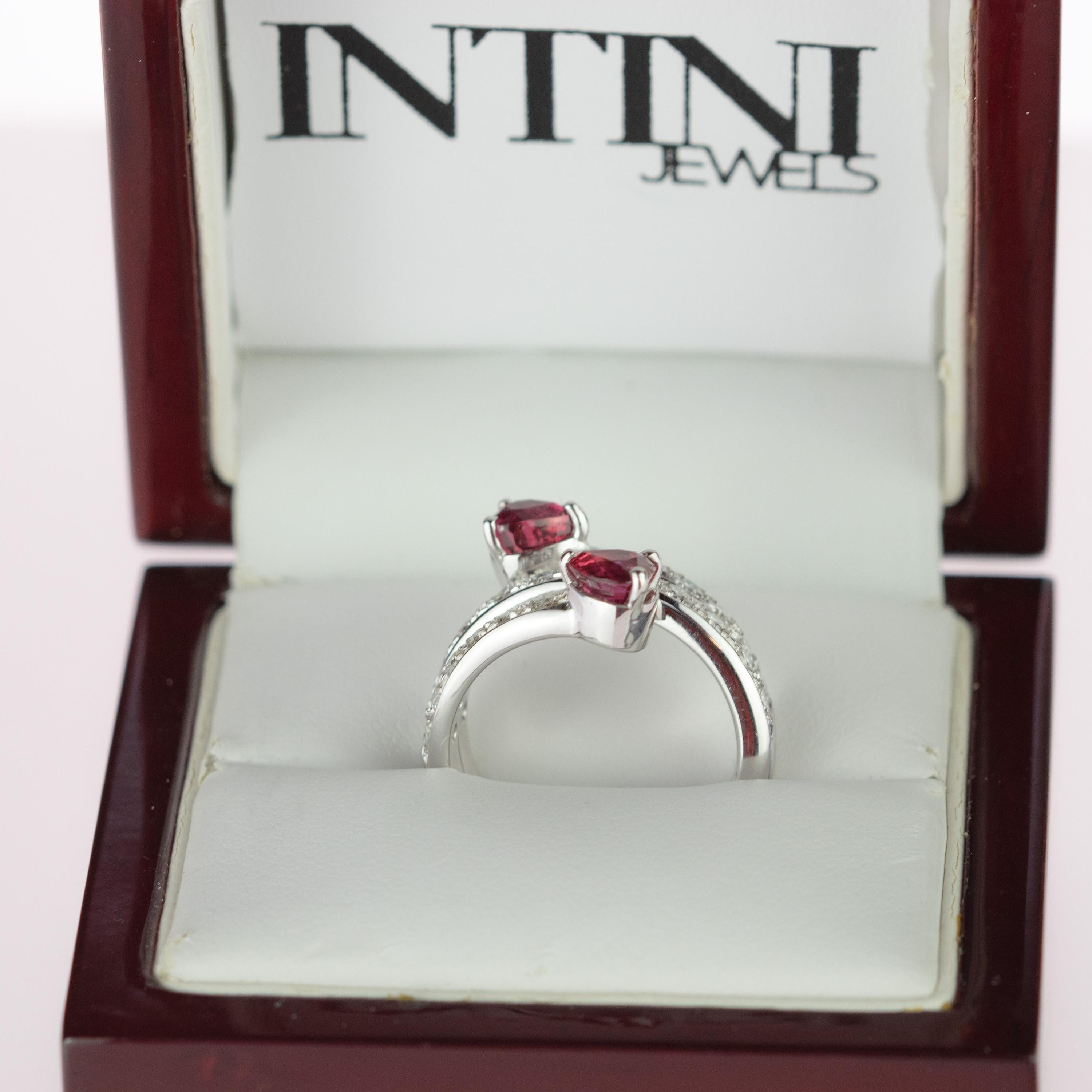 Intini Jewels Rubin-Diamant-Ring aus 18 Karat Weißgold Spiral-Kontrarie Damen im Angebot