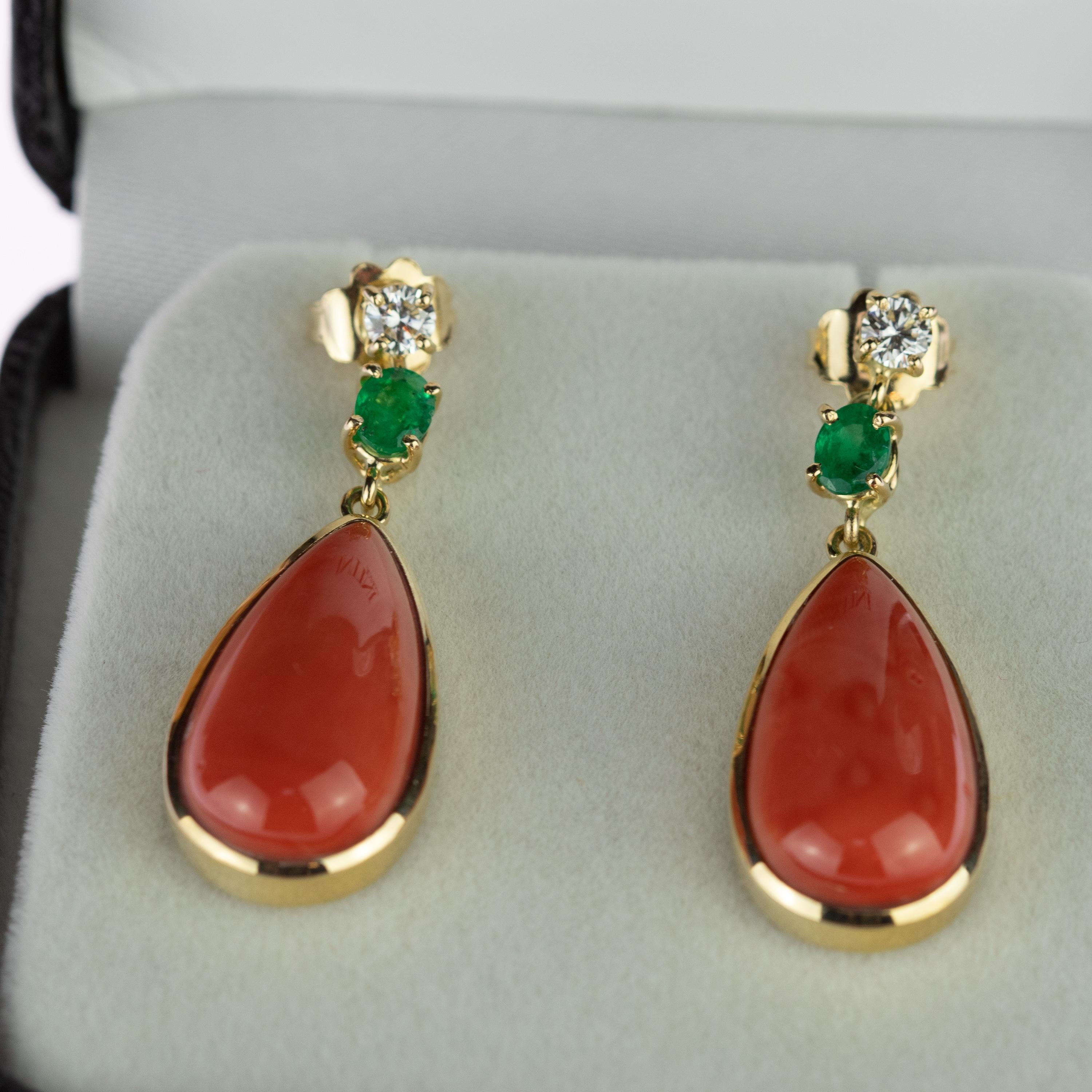 Intini Jewels Salmon Coral Tear Emerald Diamond 18 Karat Gold Chic Drop Earrings In New Condition For Sale In Milano, IT