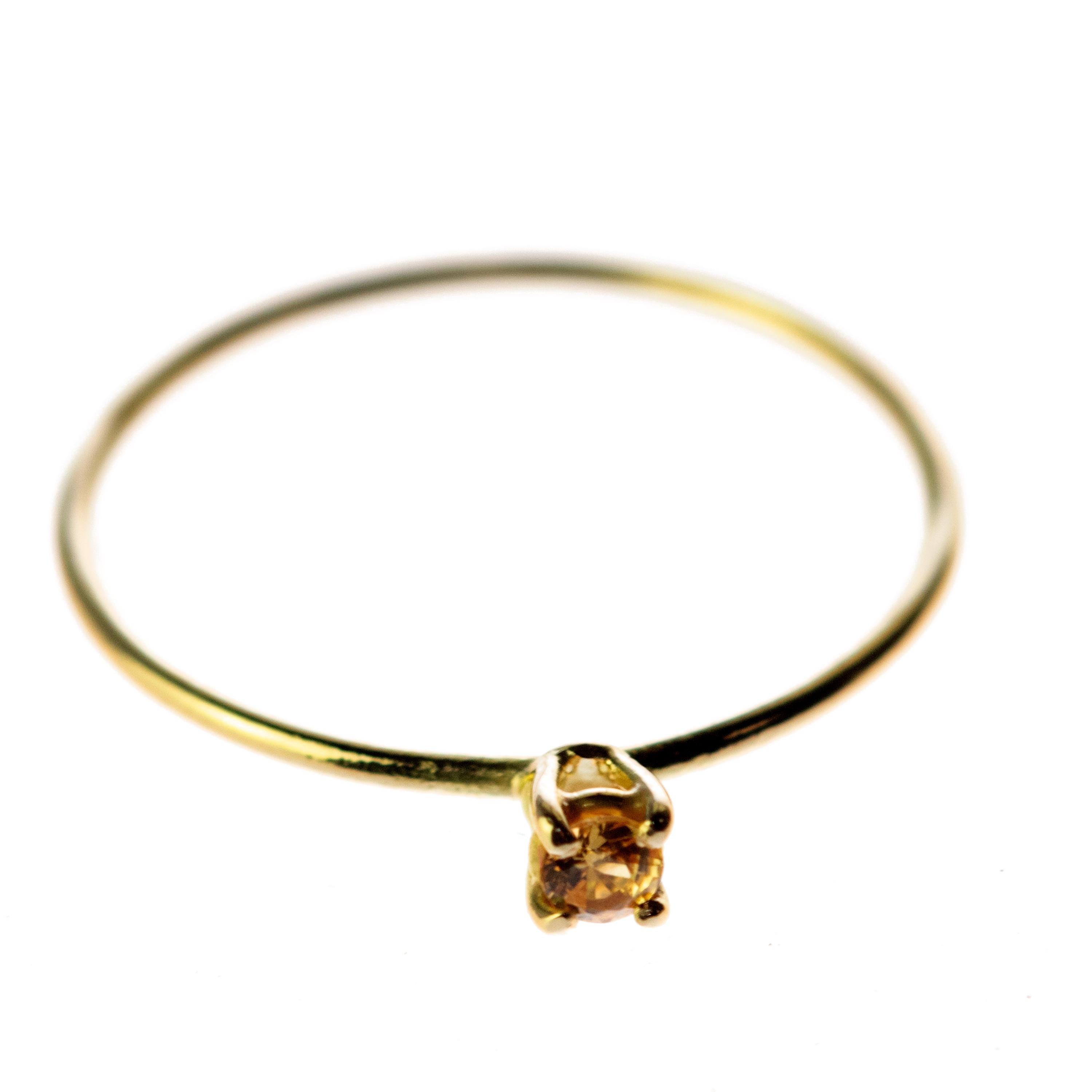 Moderno Intini Jewels Anello in oro giallo 14 carati con zaffiro, fatto a mano e moderno. in vendita