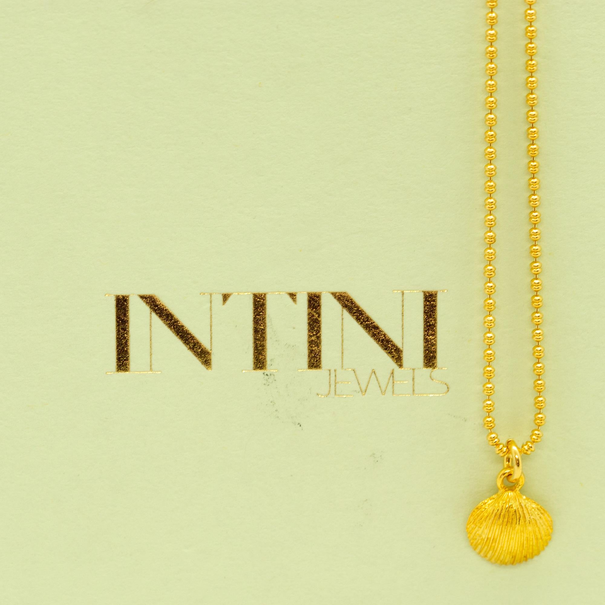 Intini Jewels Shell Pendant Summer Gold  Plated Made in Italy Boho Chic Necklace In New Condition For Sale In Milano, IT