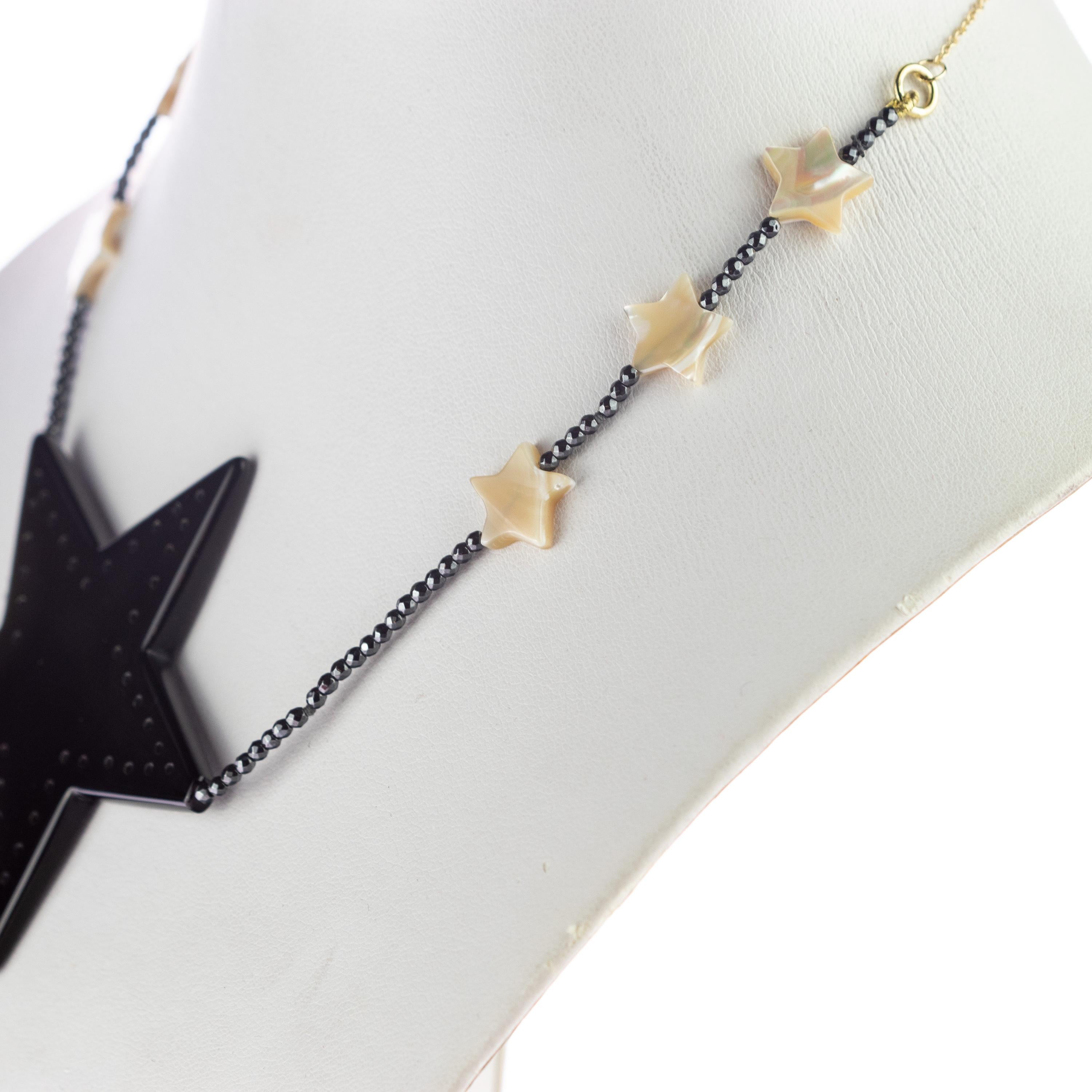 Collar de cadena de oro de 14 quilates Intini Jewels Estrellas Madreperla Ágata Hematites Corte mixto en venta
