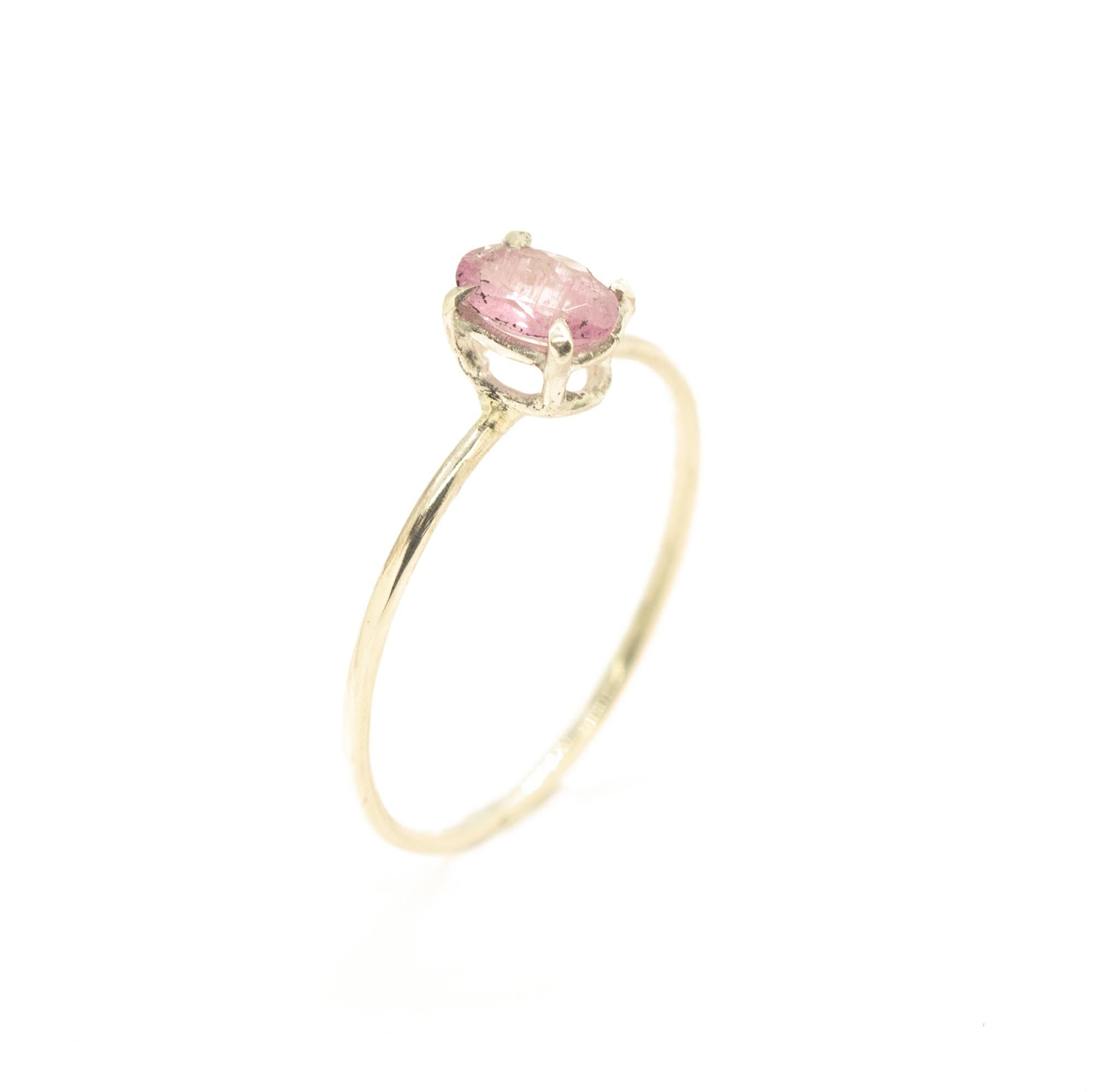 Anillo de cóctel Intini Jewels de plata de ley 925 con turmalina rosa natural ovalada Moderno en venta