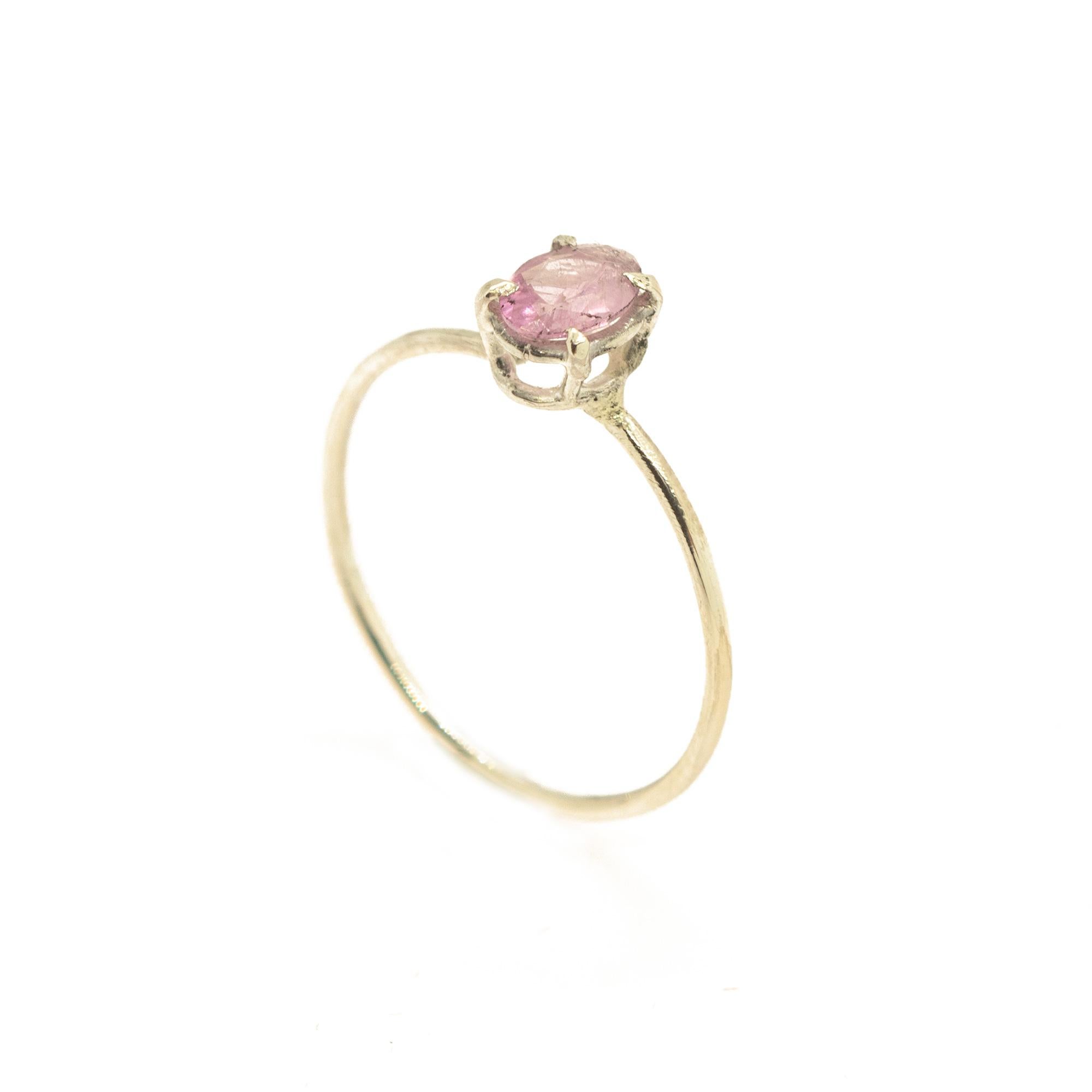 Anillo de cóctel Intini Jewels de plata de ley 925 con turmalina rosa natural ovalada en Nuevo estado para la venta en Milano, IT