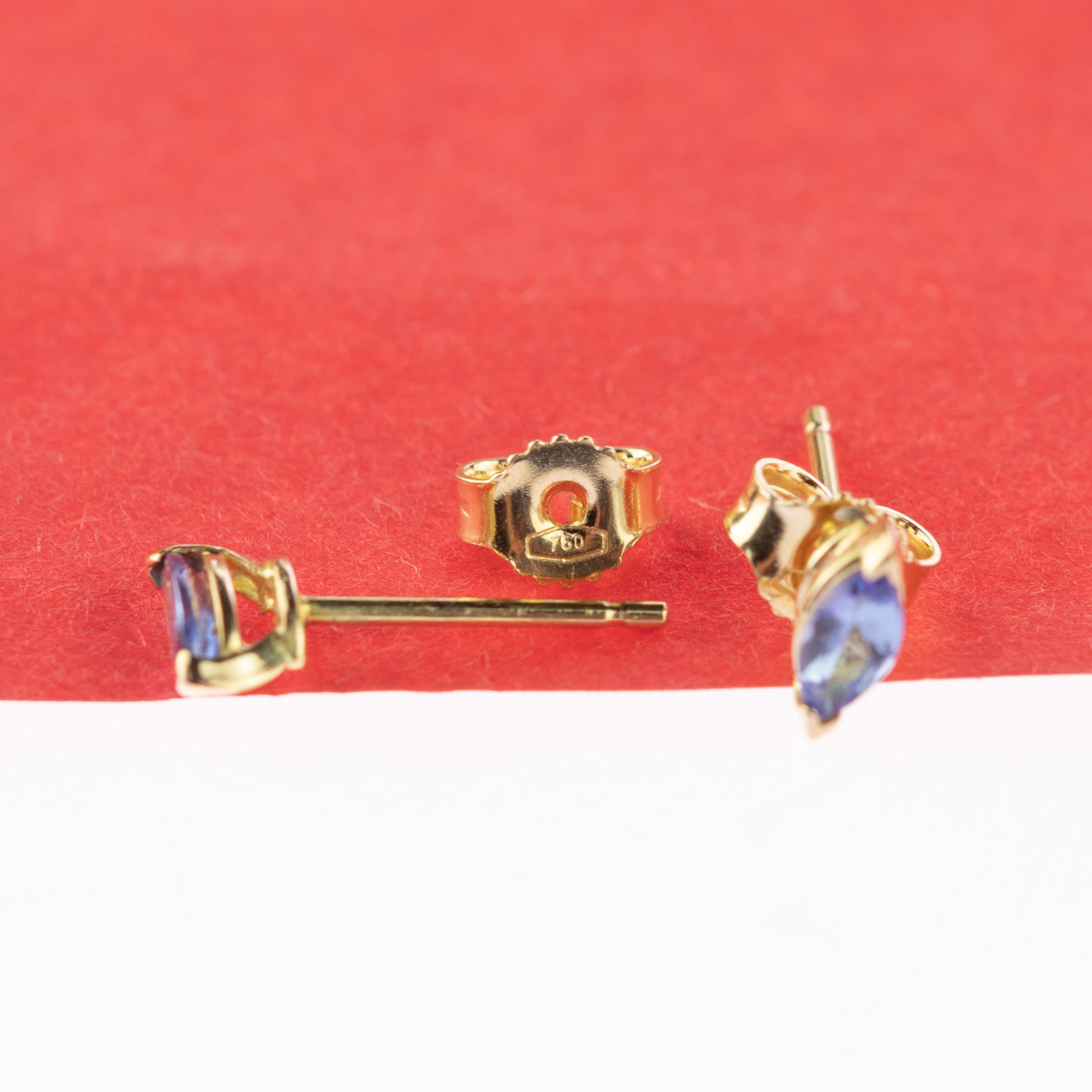 Mixed Cut Intini Jewels Tanzanite Blue Purple Navette 18 Karat Yellow Gold Stud Earrings For Sale
