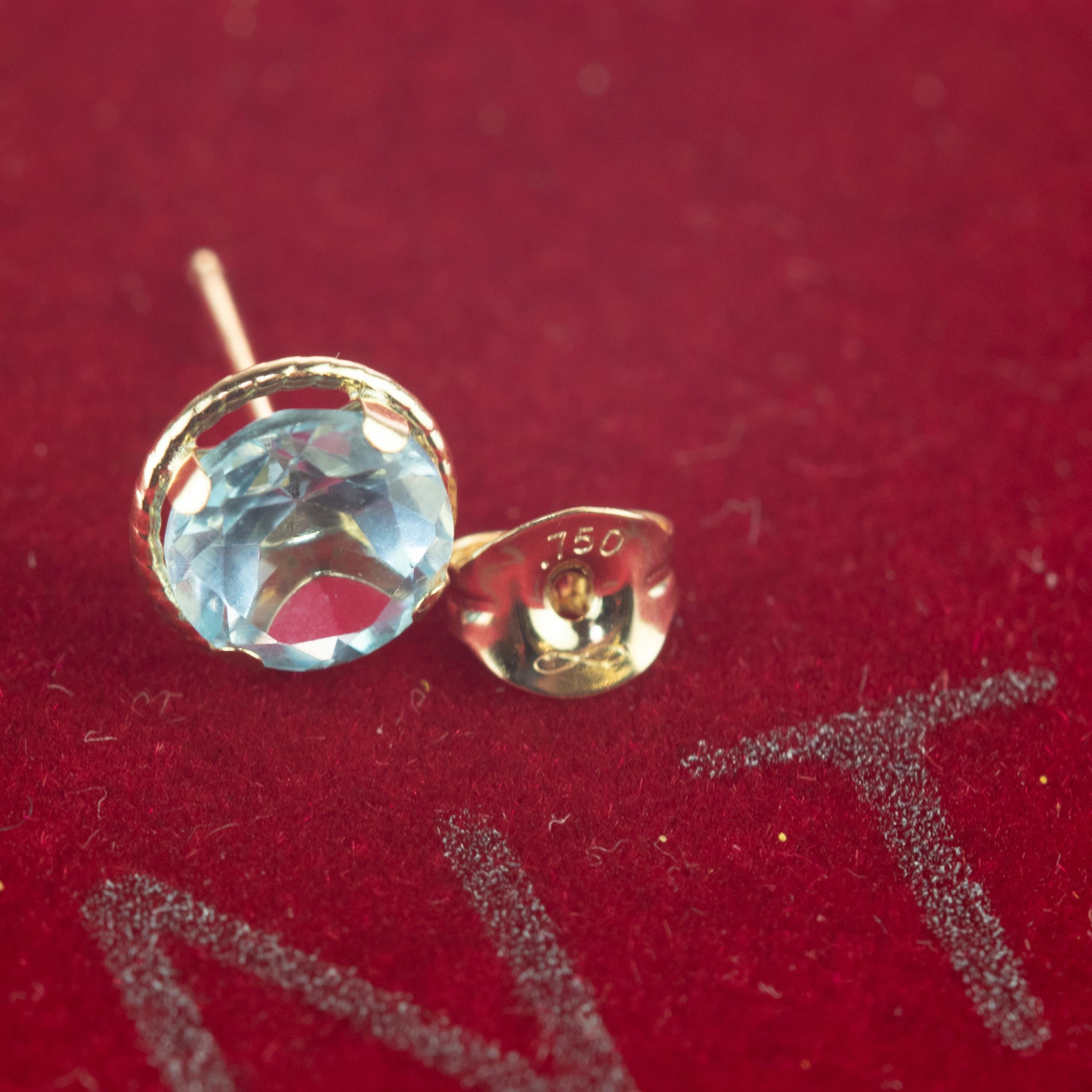 Taille brillant Intini Jewels, clous d'oreilles chics en or jaune 18 carats et topaze brillante, faits à la main en vente