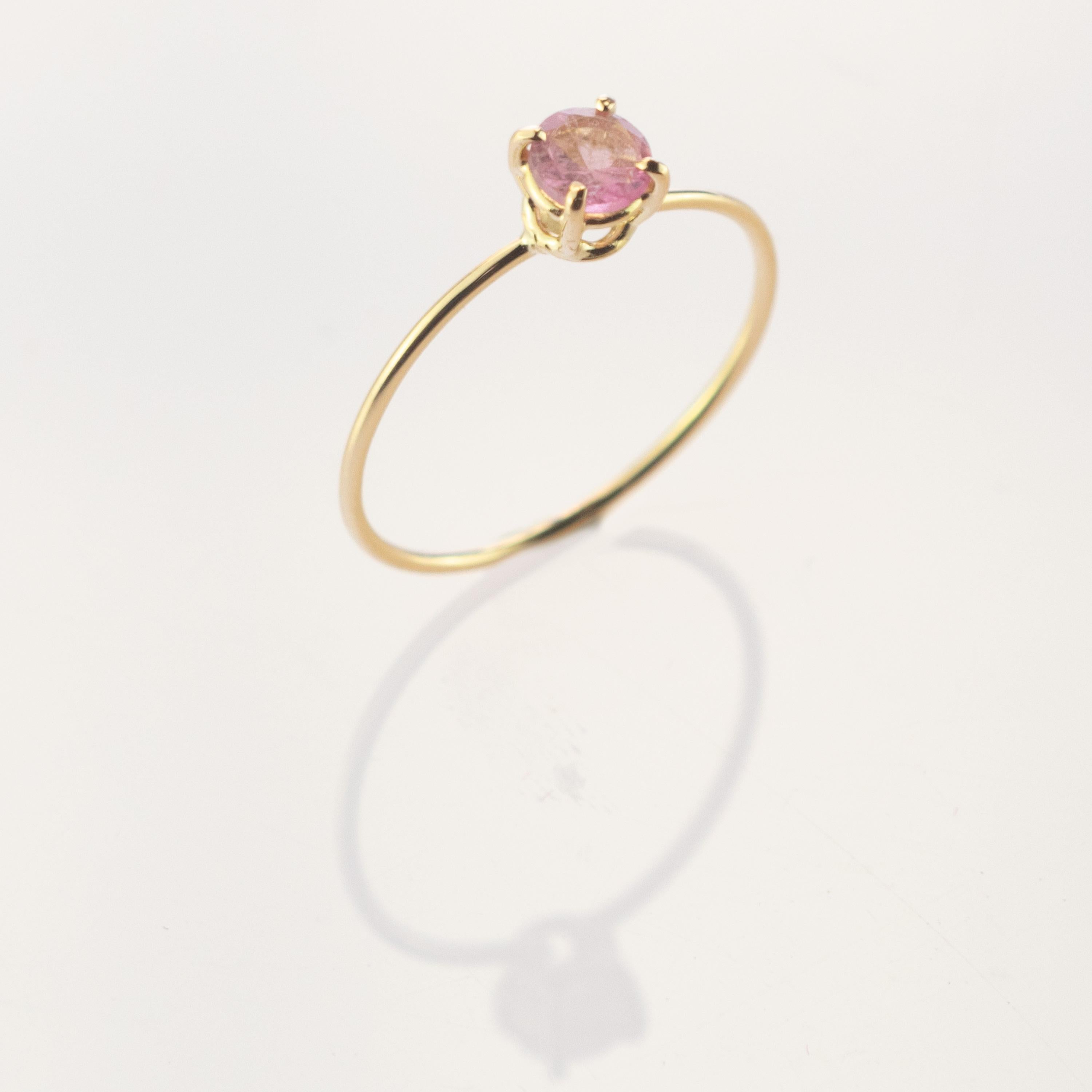 tini Jewels: 18 Karat Gold Handgefertigter, zarter, moderner und schicker italienischer Ring mit Turmalin im Angebot 1