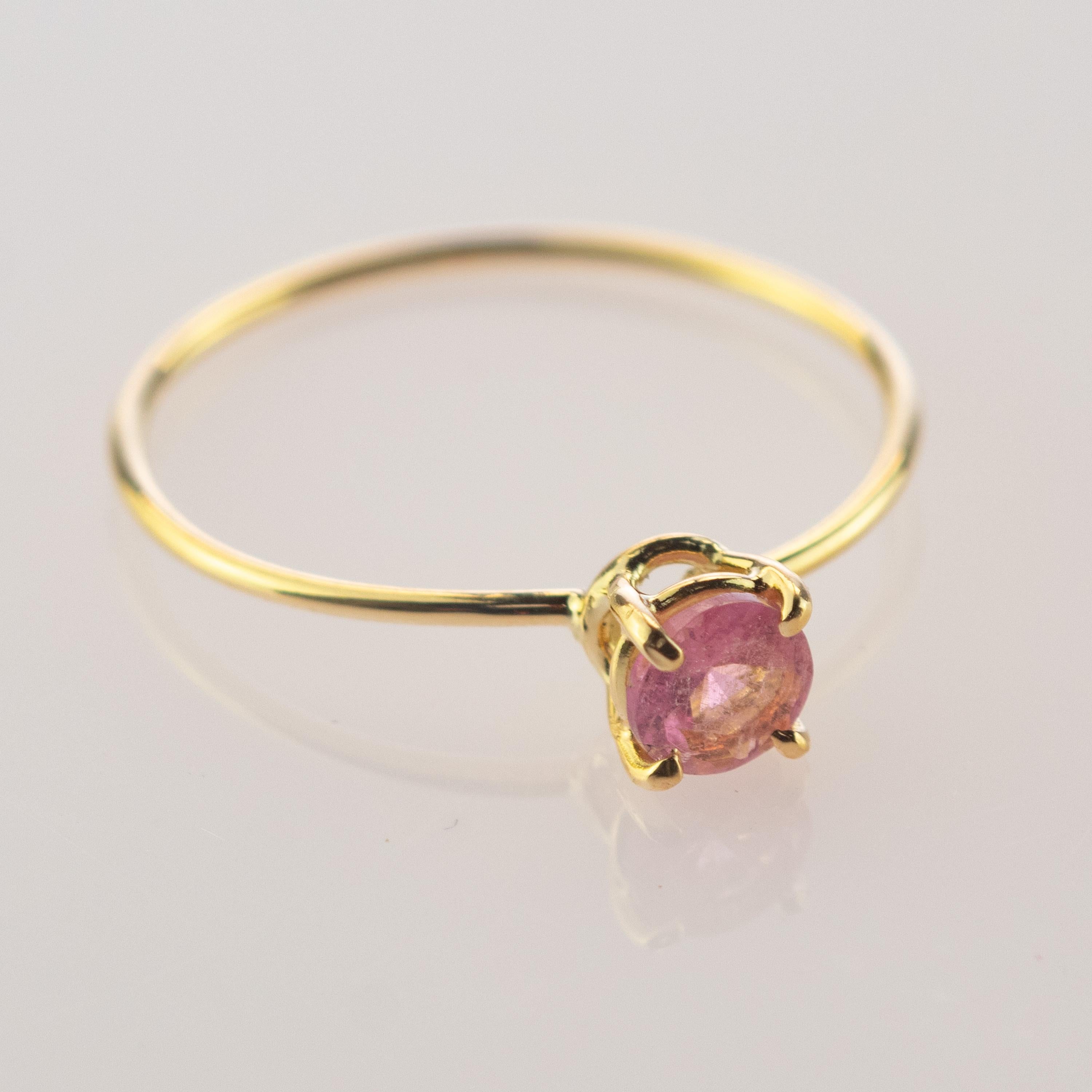 Arts and Crafts Intini Jewels, bague italienne chic et délicate en or 9 carats et tourmaline, faite à la main, de style moderne et classique en vente