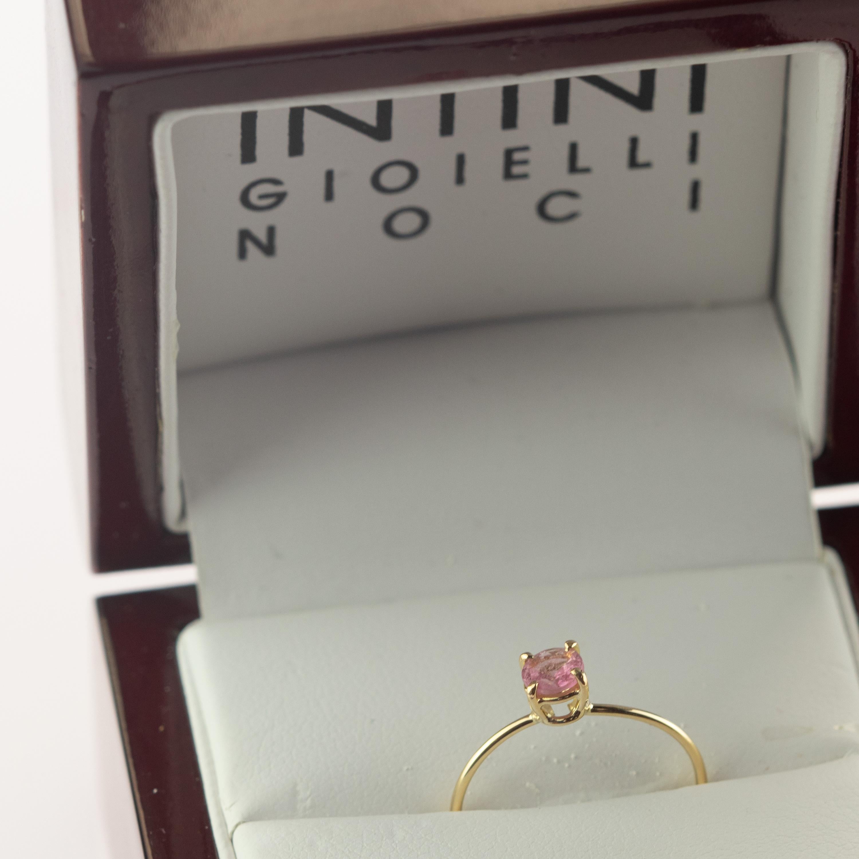Intini Jewels, bague italienne chic et délicate en or 9 carats et tourmaline, faite à la main, de style moderne et classique en vente 3