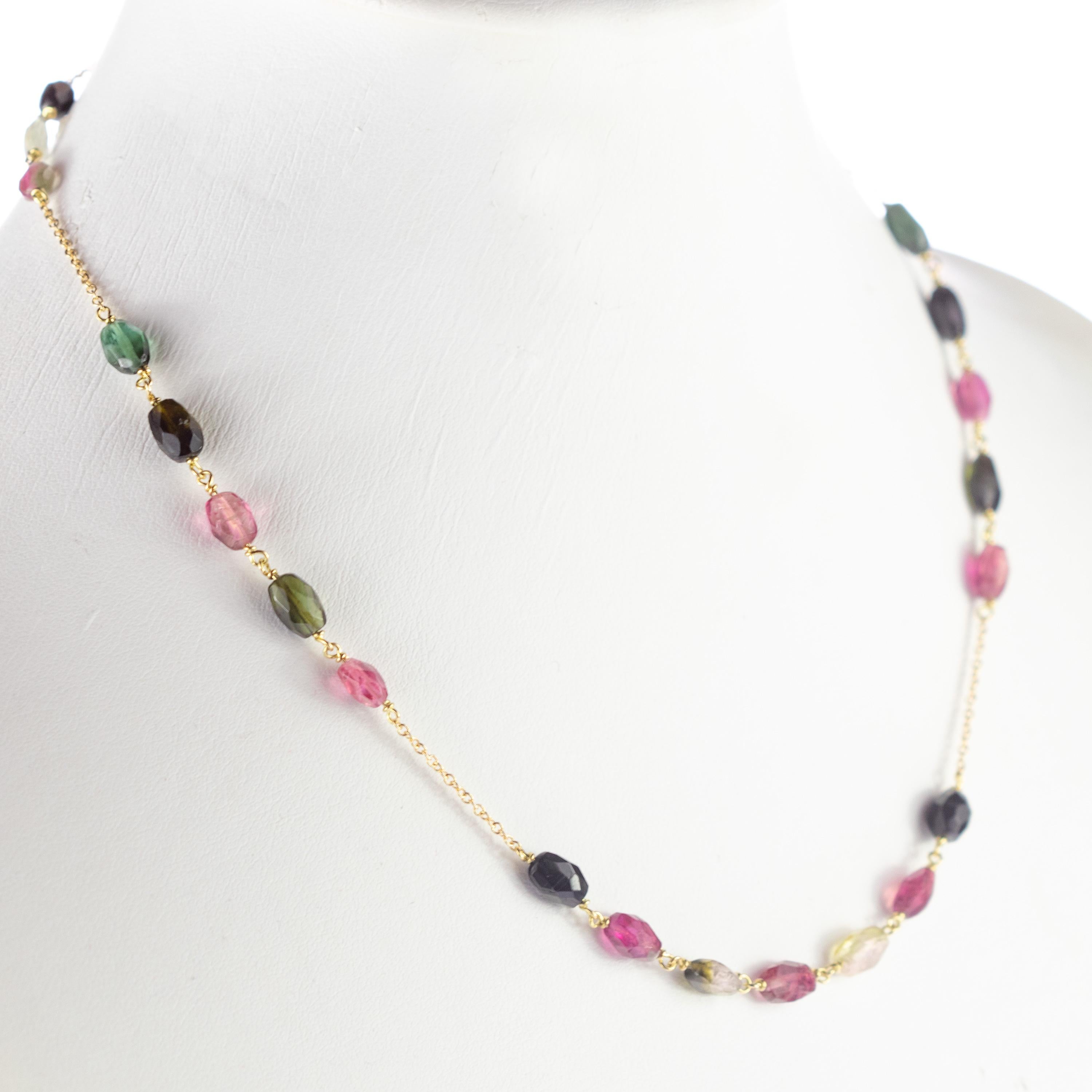 Marvellous necklace starring pure tourmaline oval gems, for a bright charm of uniqueness. Luminous jewel with natural precious jewellery on elegant 18 karat yellow gold setting. 
 
Ancient beliefs say that we should always carry jewels with various