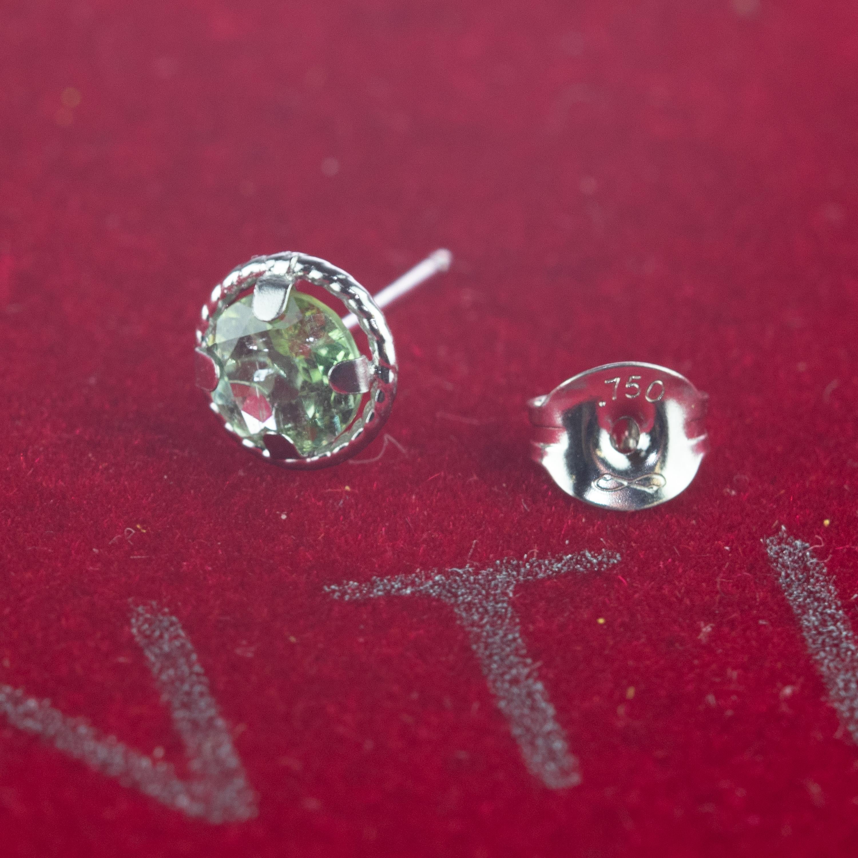 Taille brillant Intini Jewels, clous d'oreilles en or blanc 18 carats brillant Tuormaline, fabriqués à la main en vente